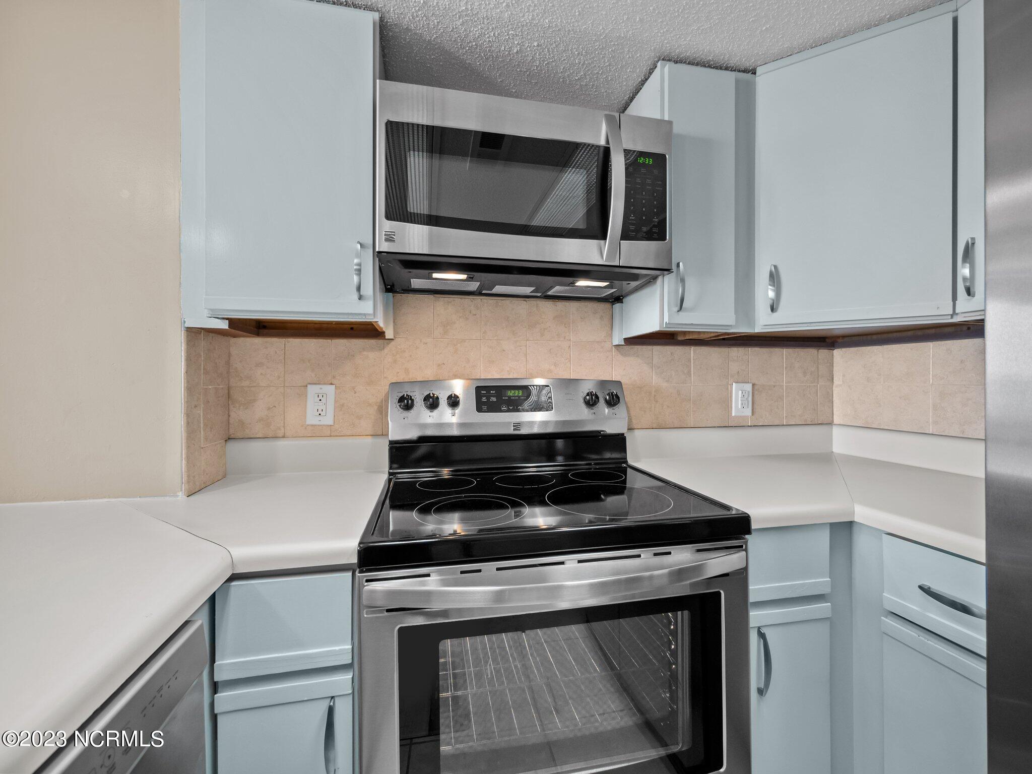 2000 New River Inlet Road, 1304