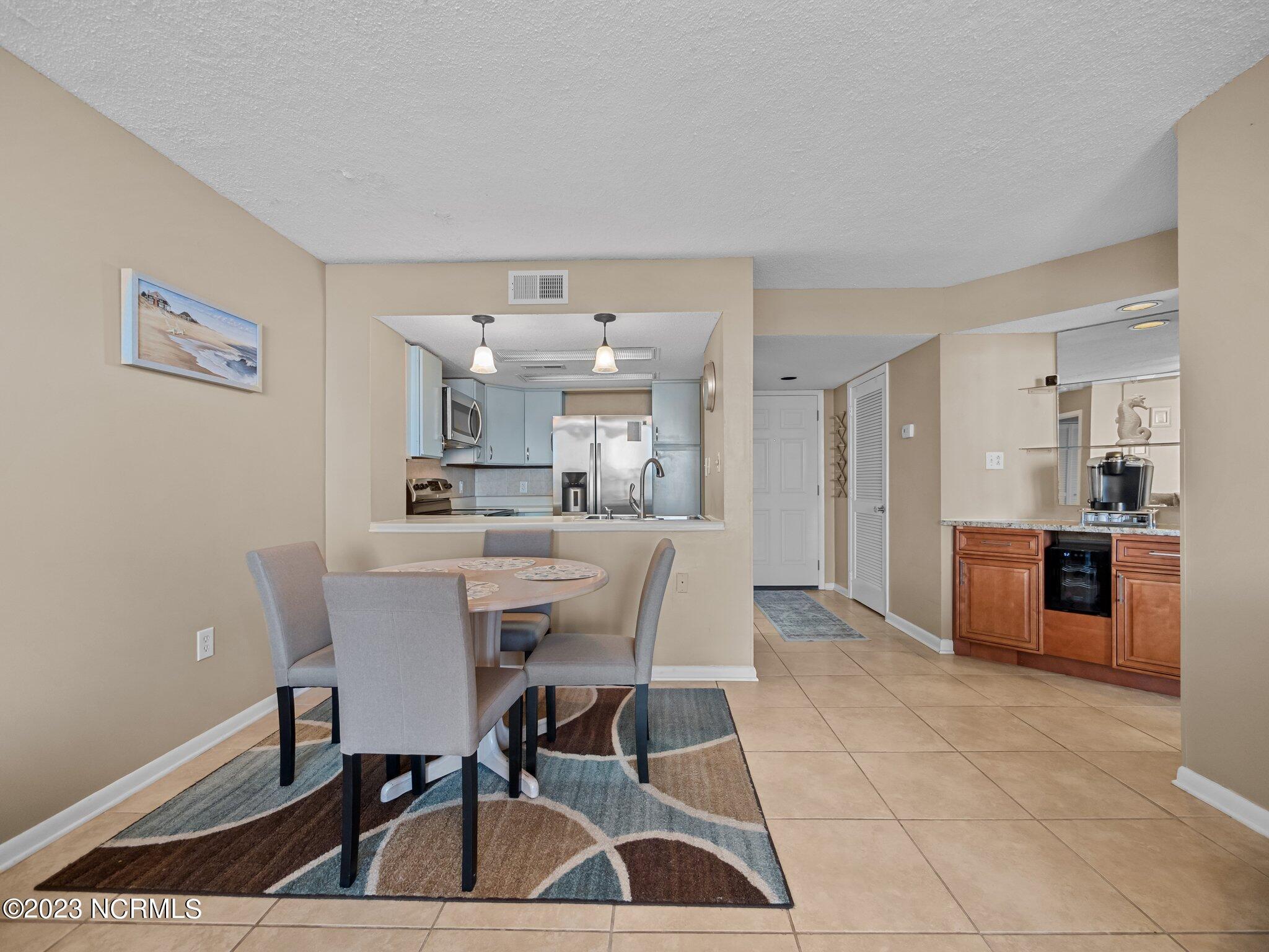 2000 New River Inlet Road, 1304
