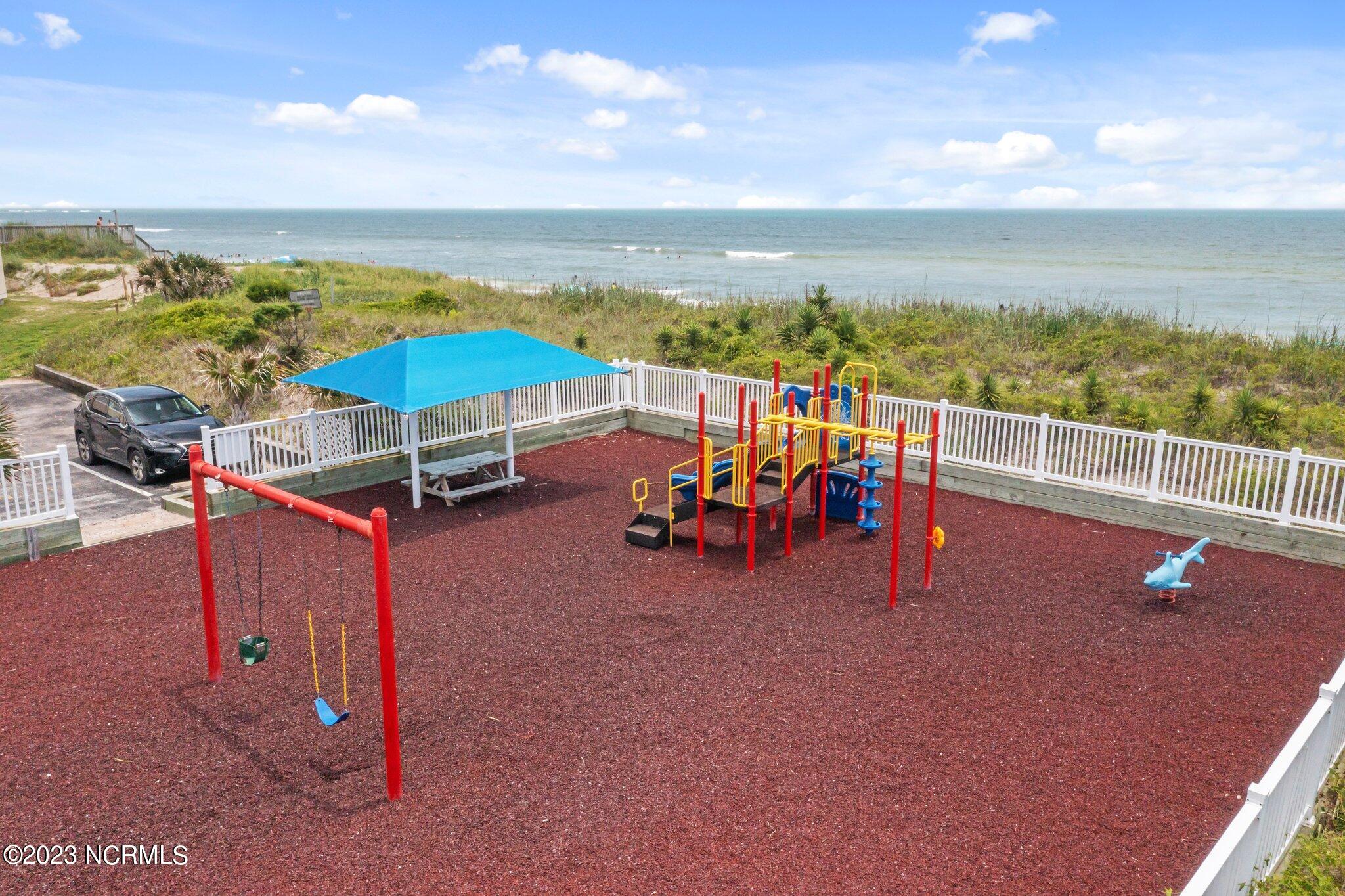 2000 New River Inlet Road, 1304
