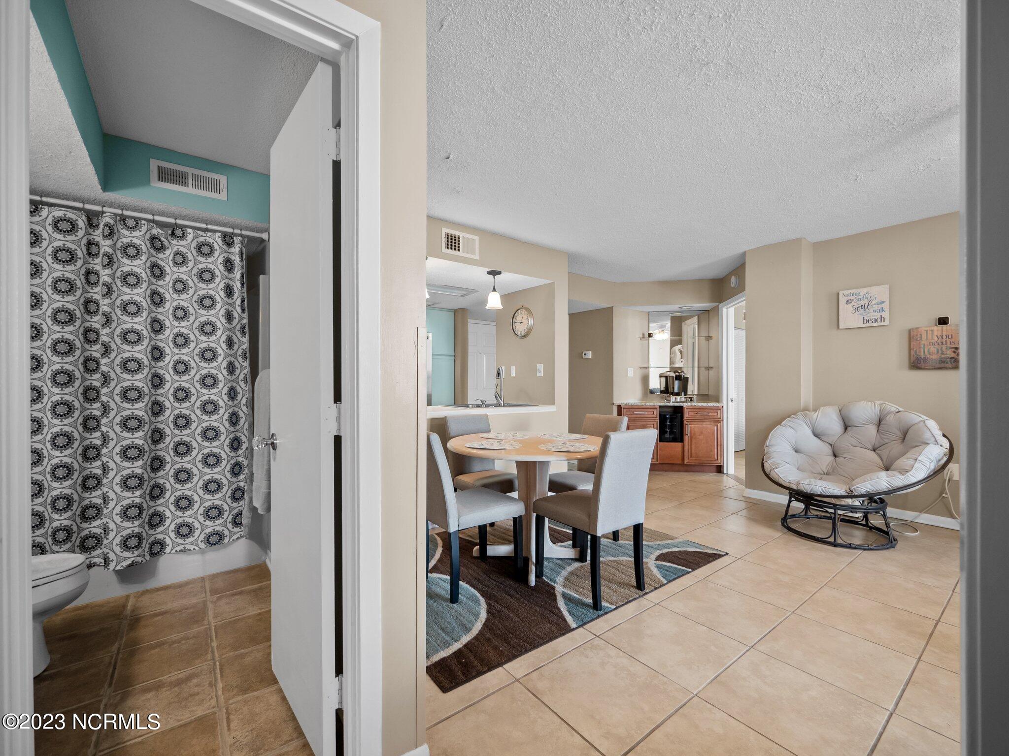 2000 New River Inlet Road, 1304