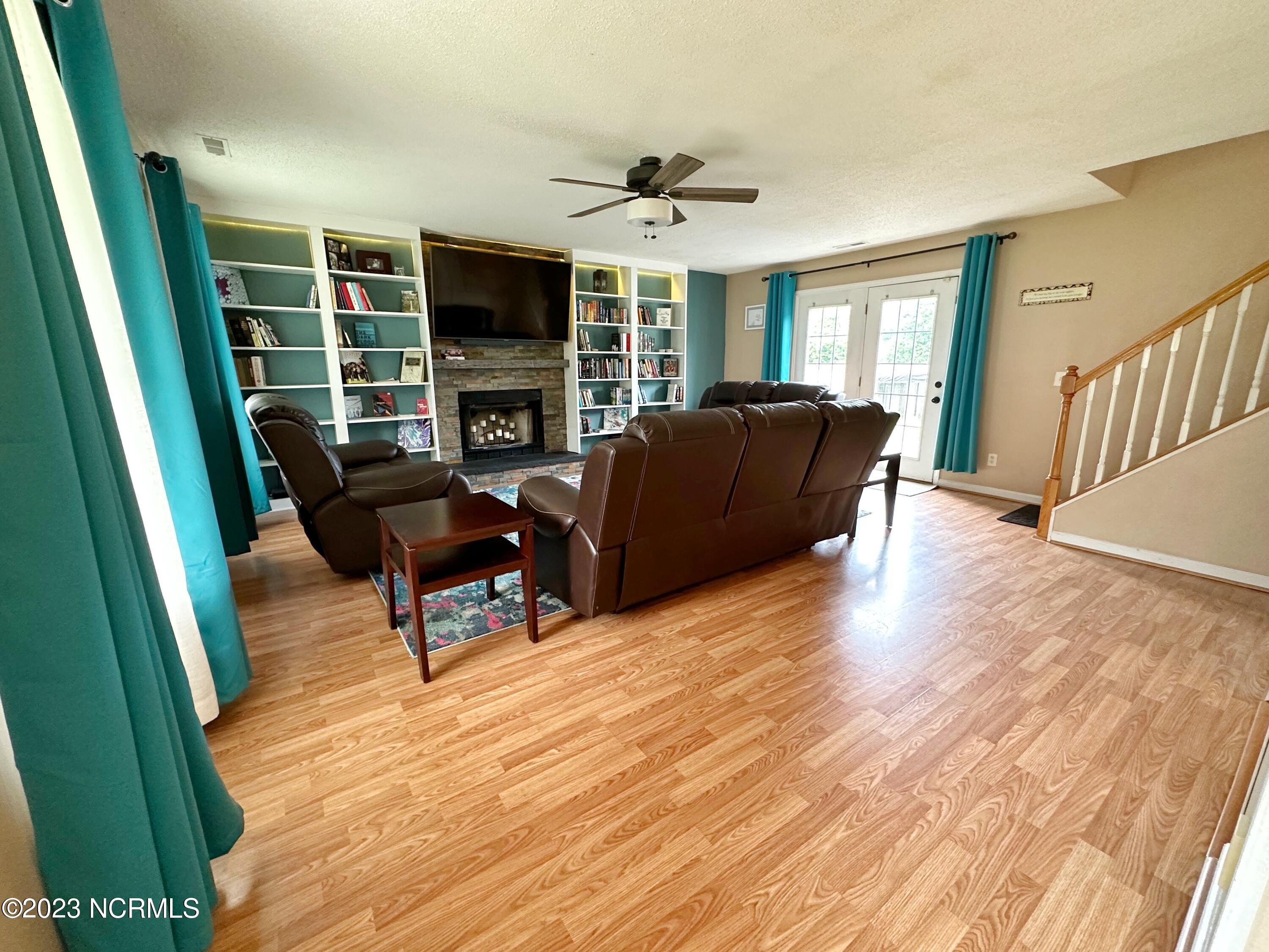 190 Bridlewood Drive