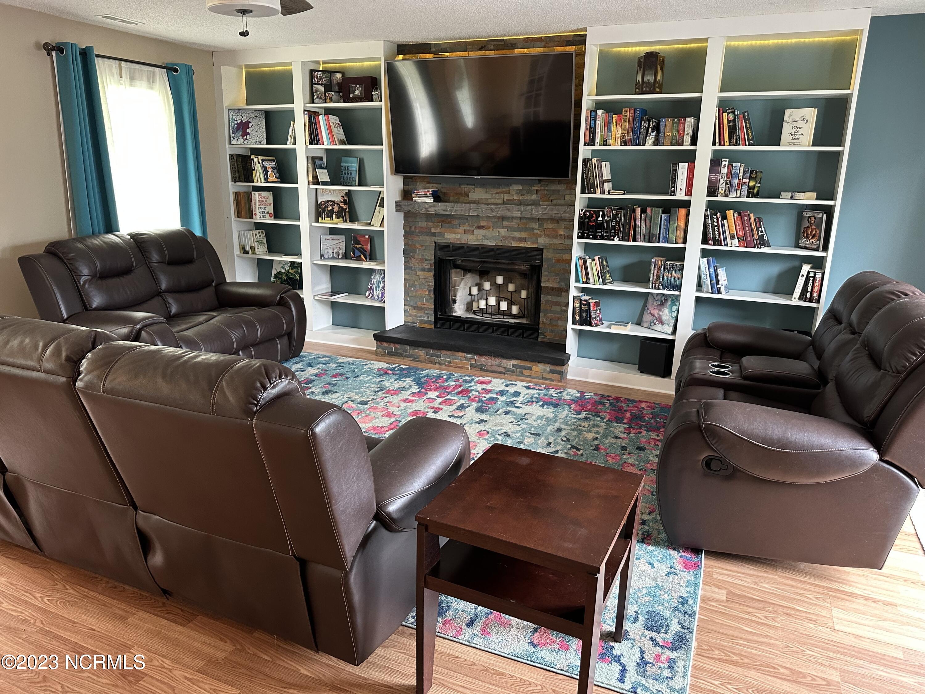 190 Bridlewood Drive
