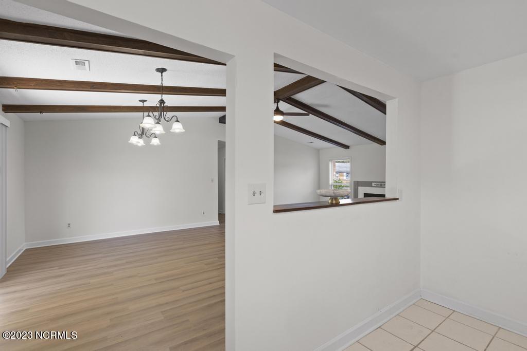 305 W Willowood Lane