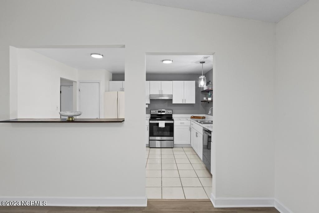 305 W Willowood Lane