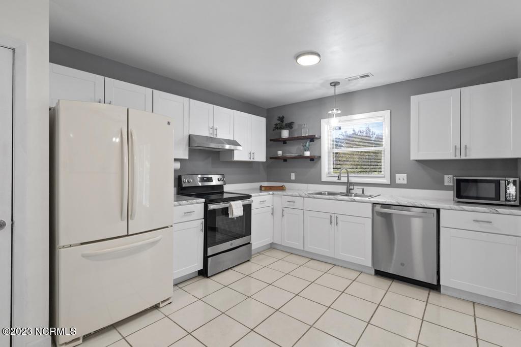 305 W Willowood Lane