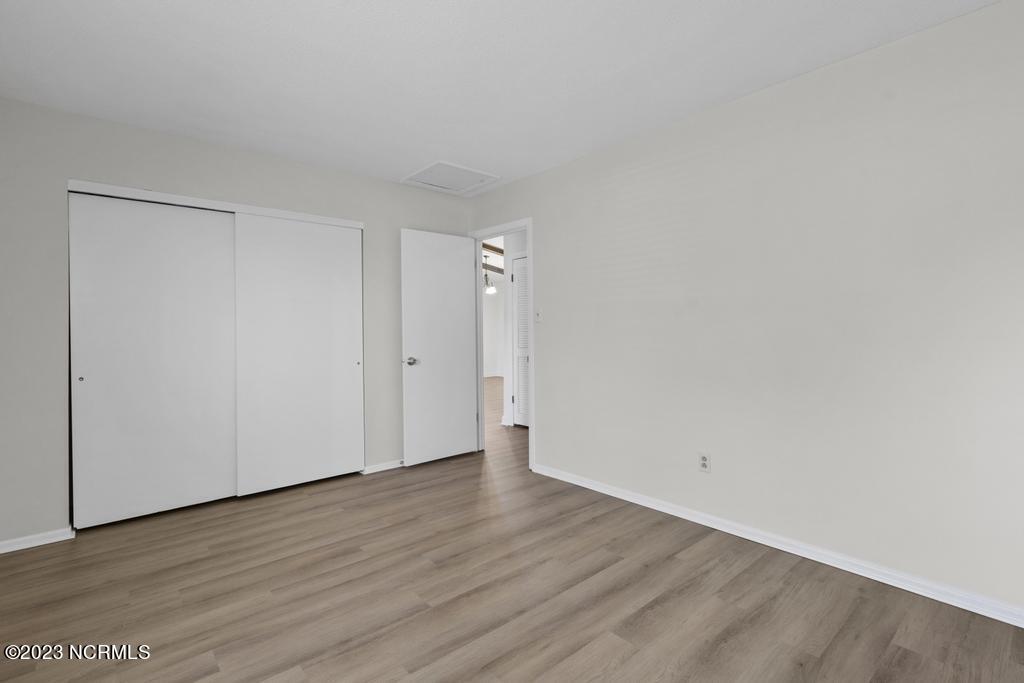 305 W Willowood Lane