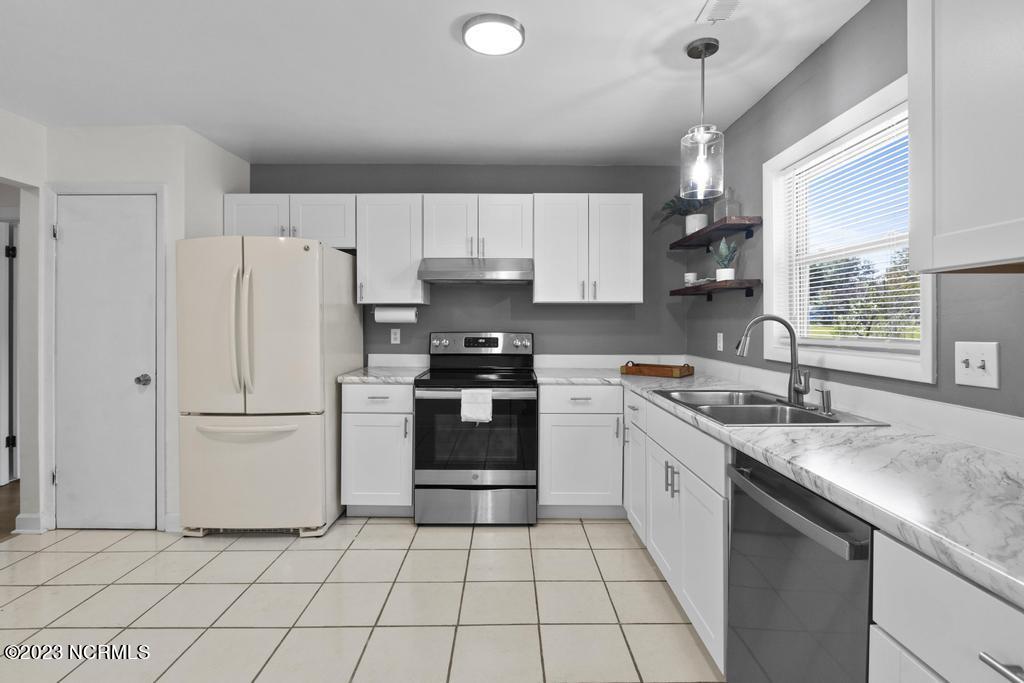305 W Willowood Lane