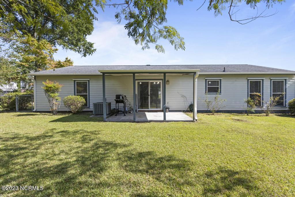 305 W Willowood Lane