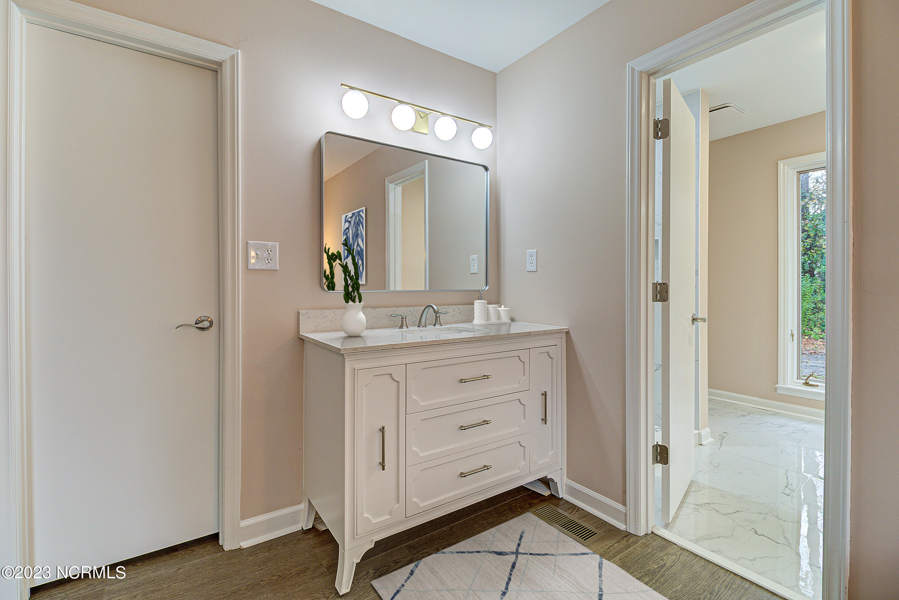 9712 Sturgeon Drive NE