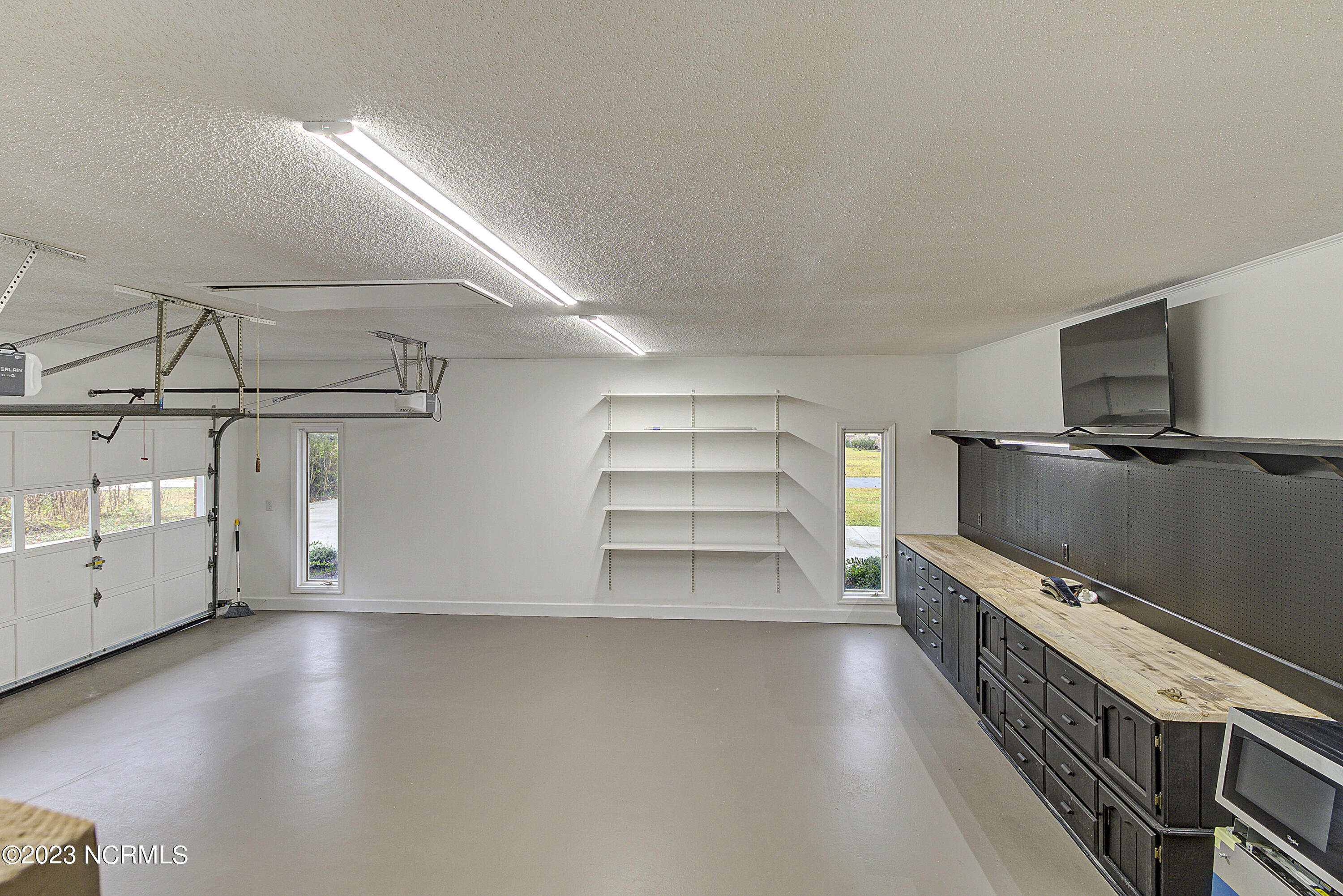 9712 Sturgeon Drive NE