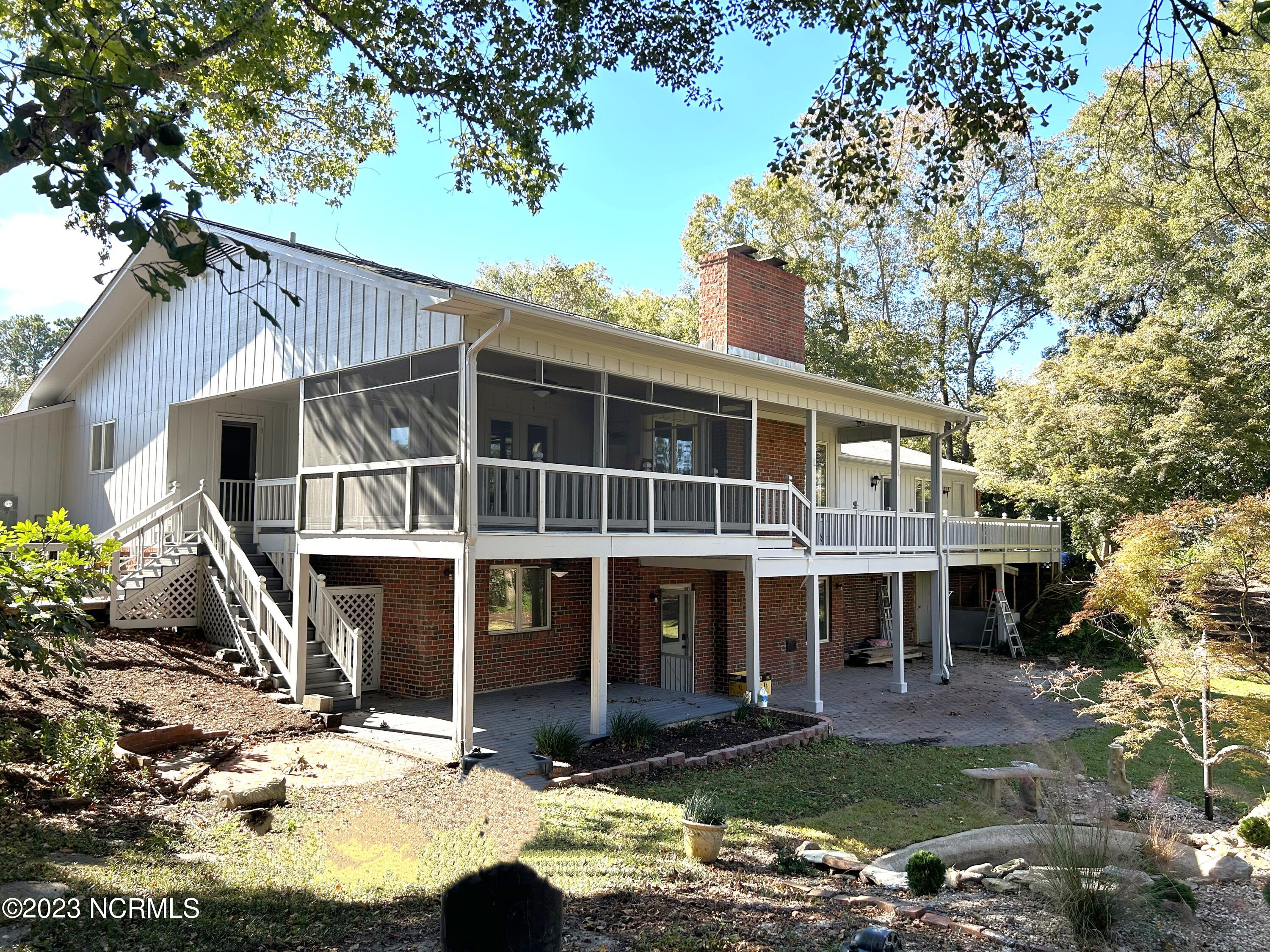 9712 Sturgeon Drive NE