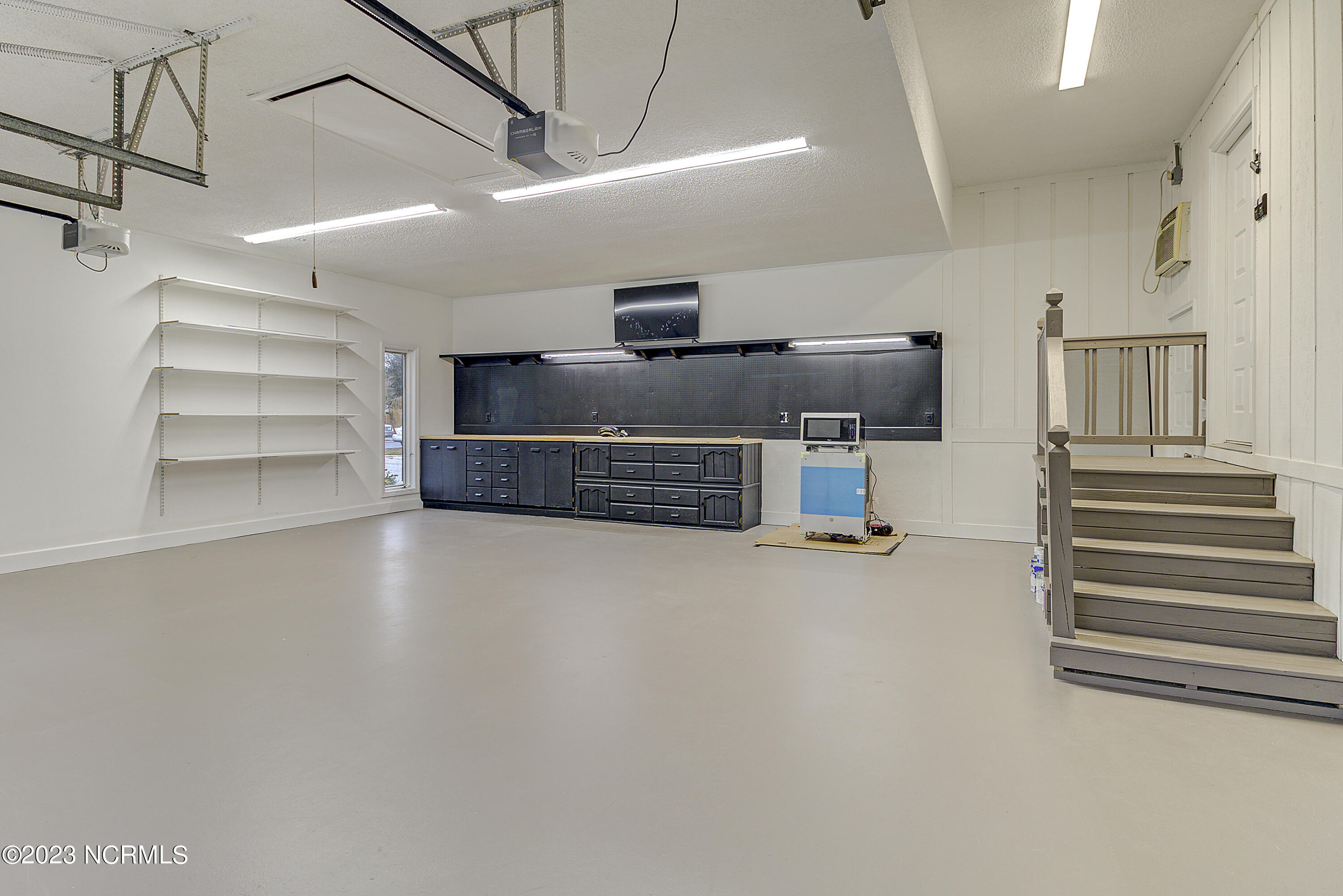 9712 Sturgeon Drive NE