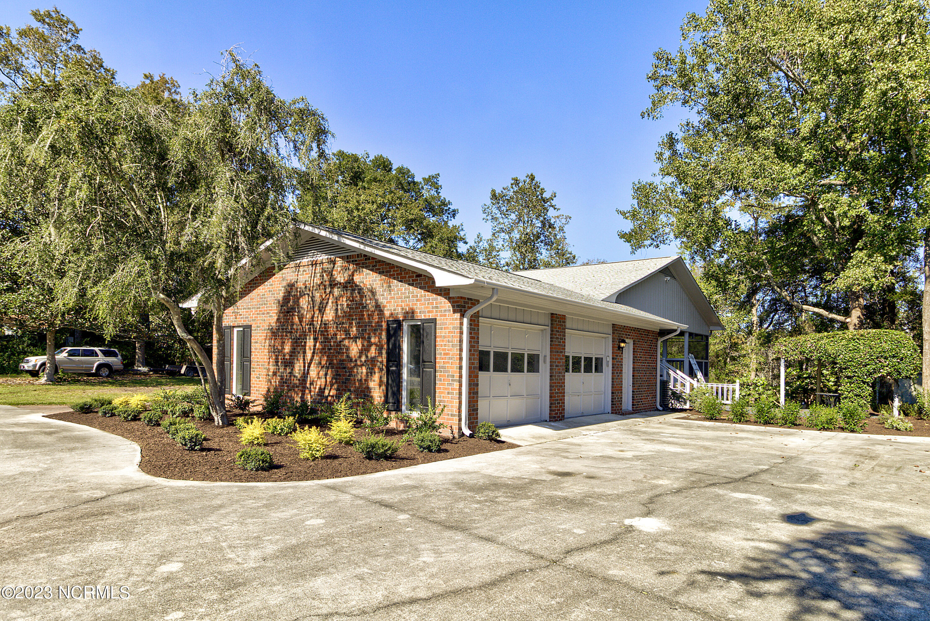 9712 Sturgeon Drive NE