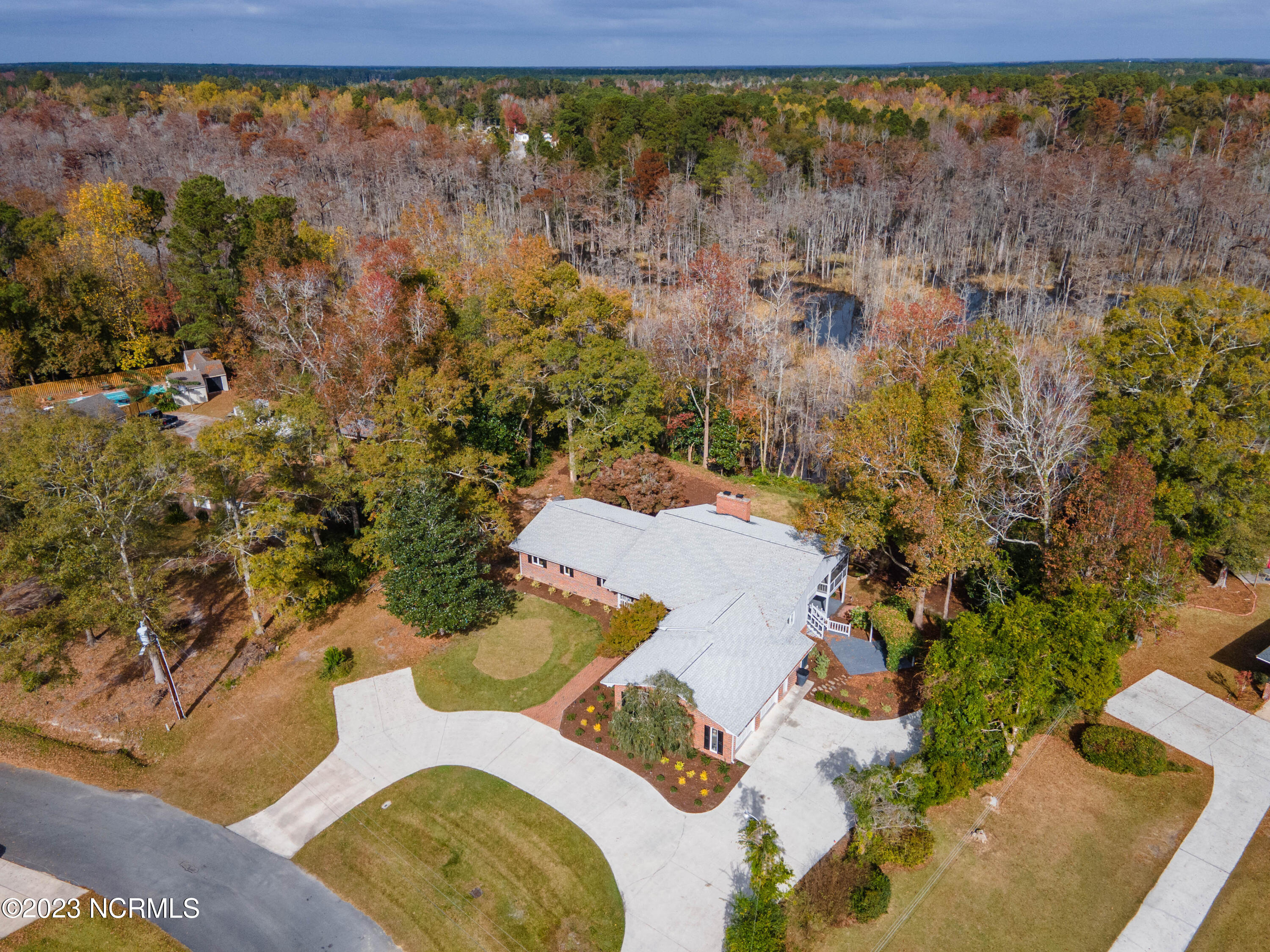 9712 Sturgeon Drive NE