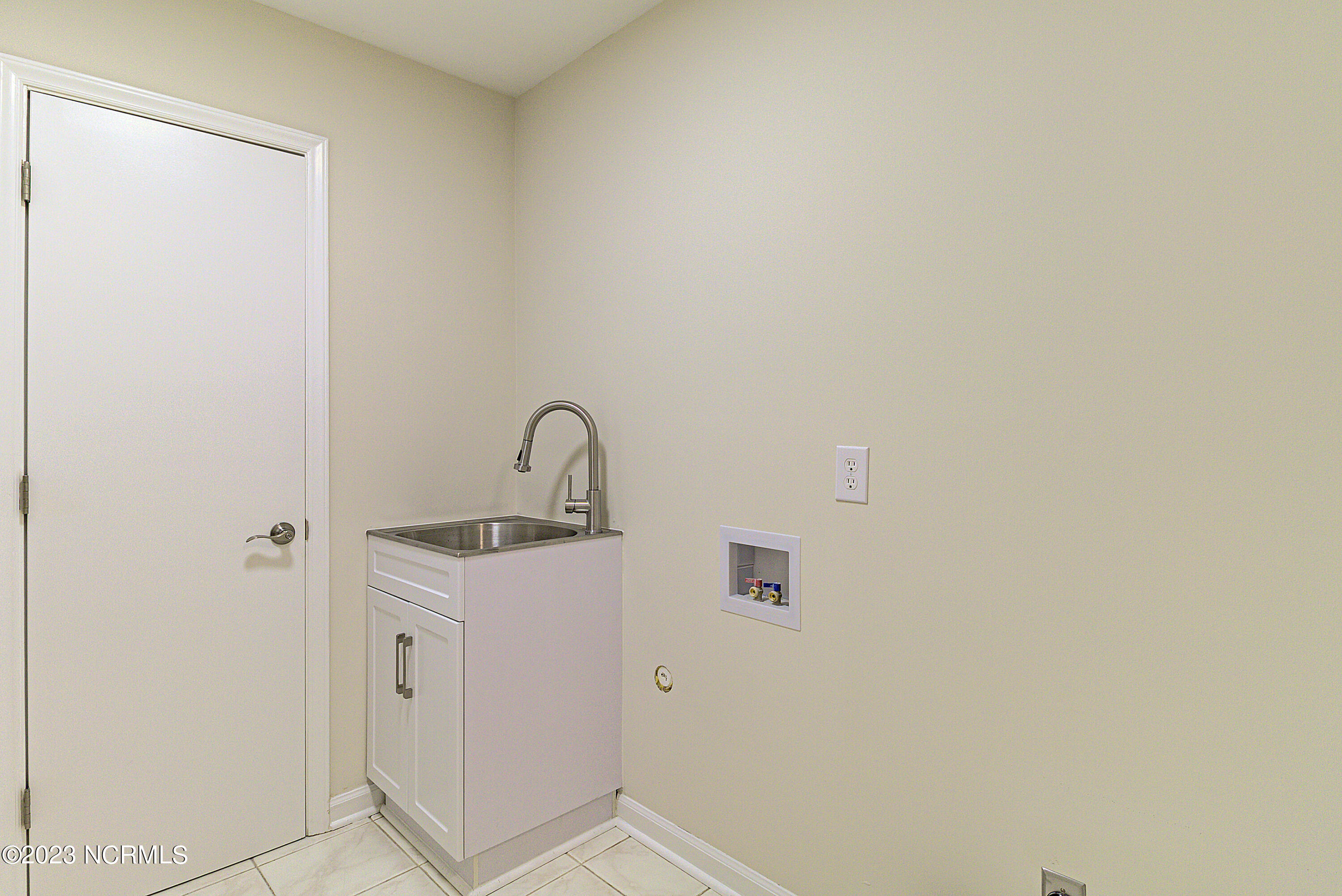 9712 Sturgeon Drive NE