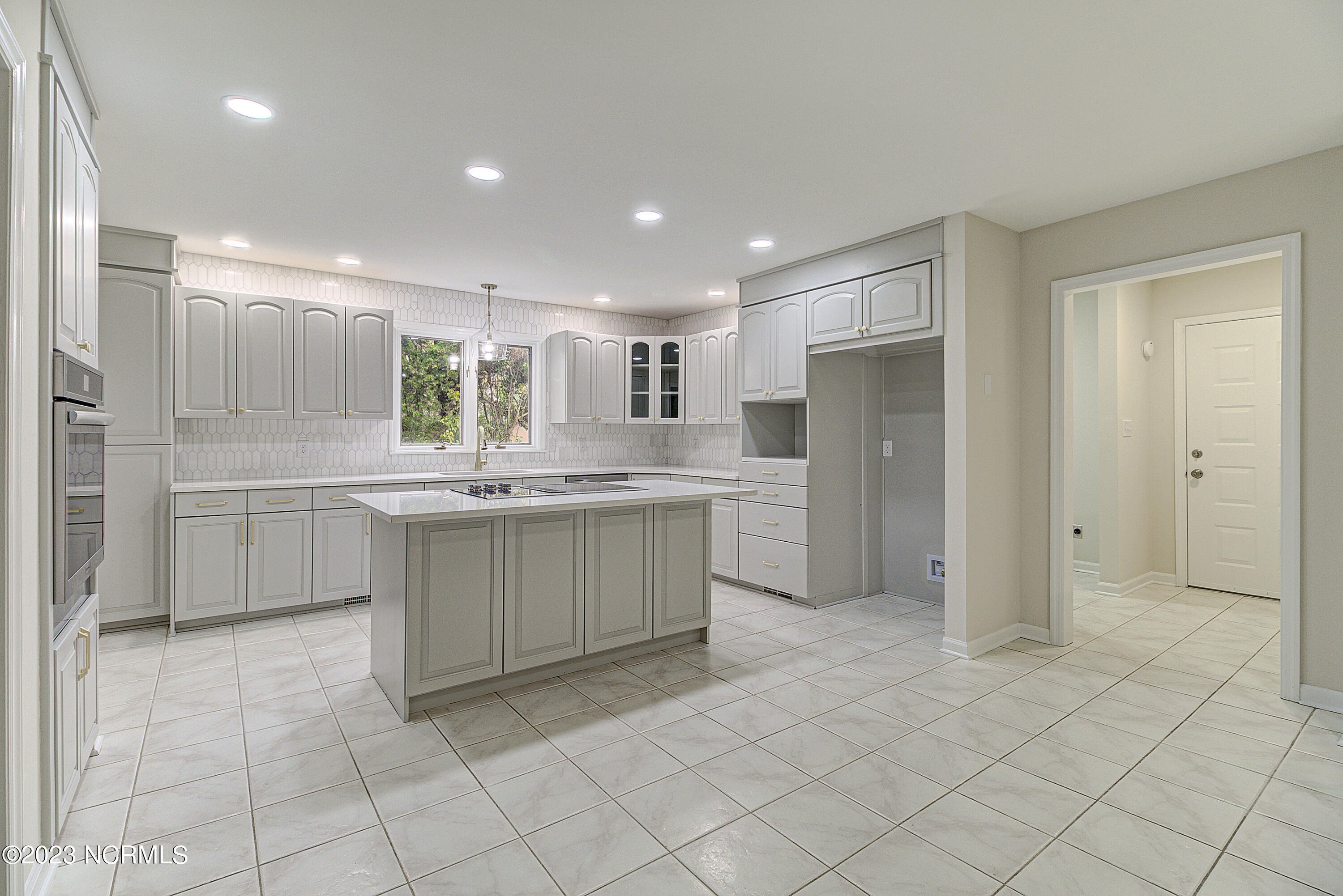 9712 Sturgeon Drive NE