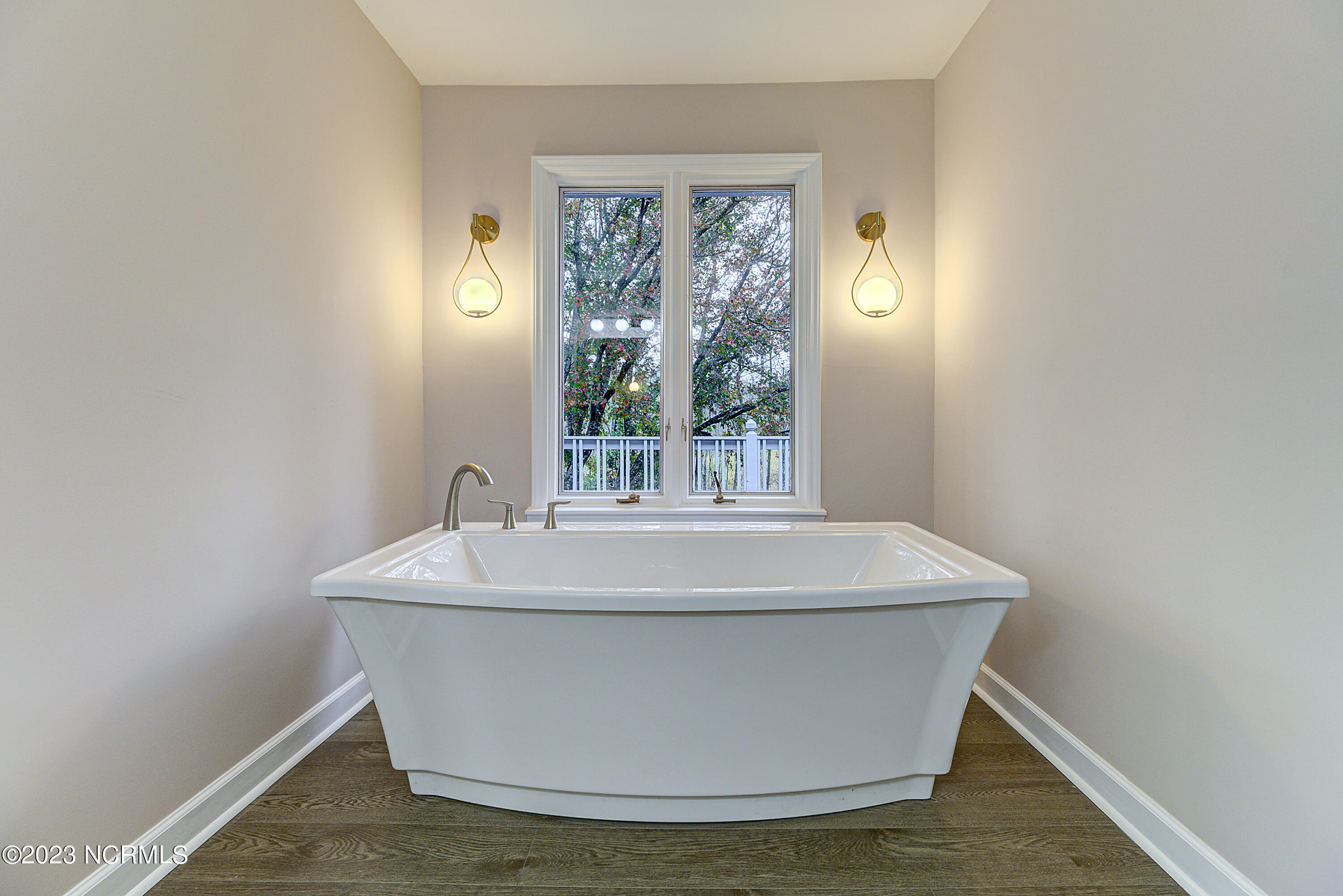 9712 Sturgeon Drive NE