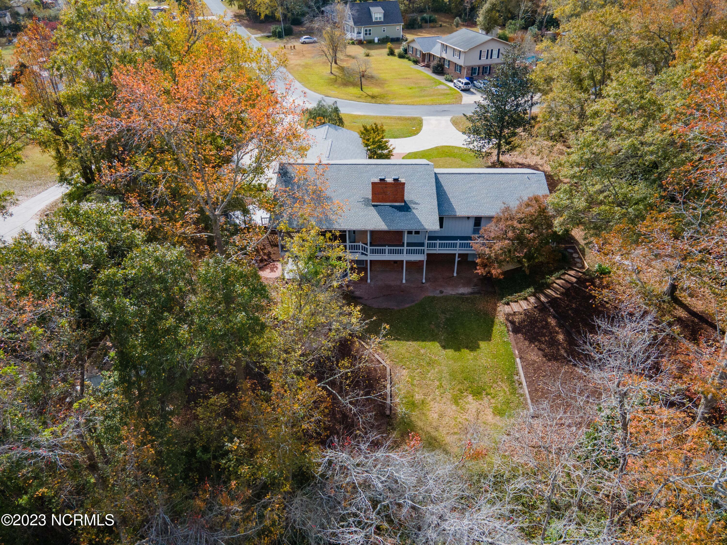 9712 Sturgeon Drive NE