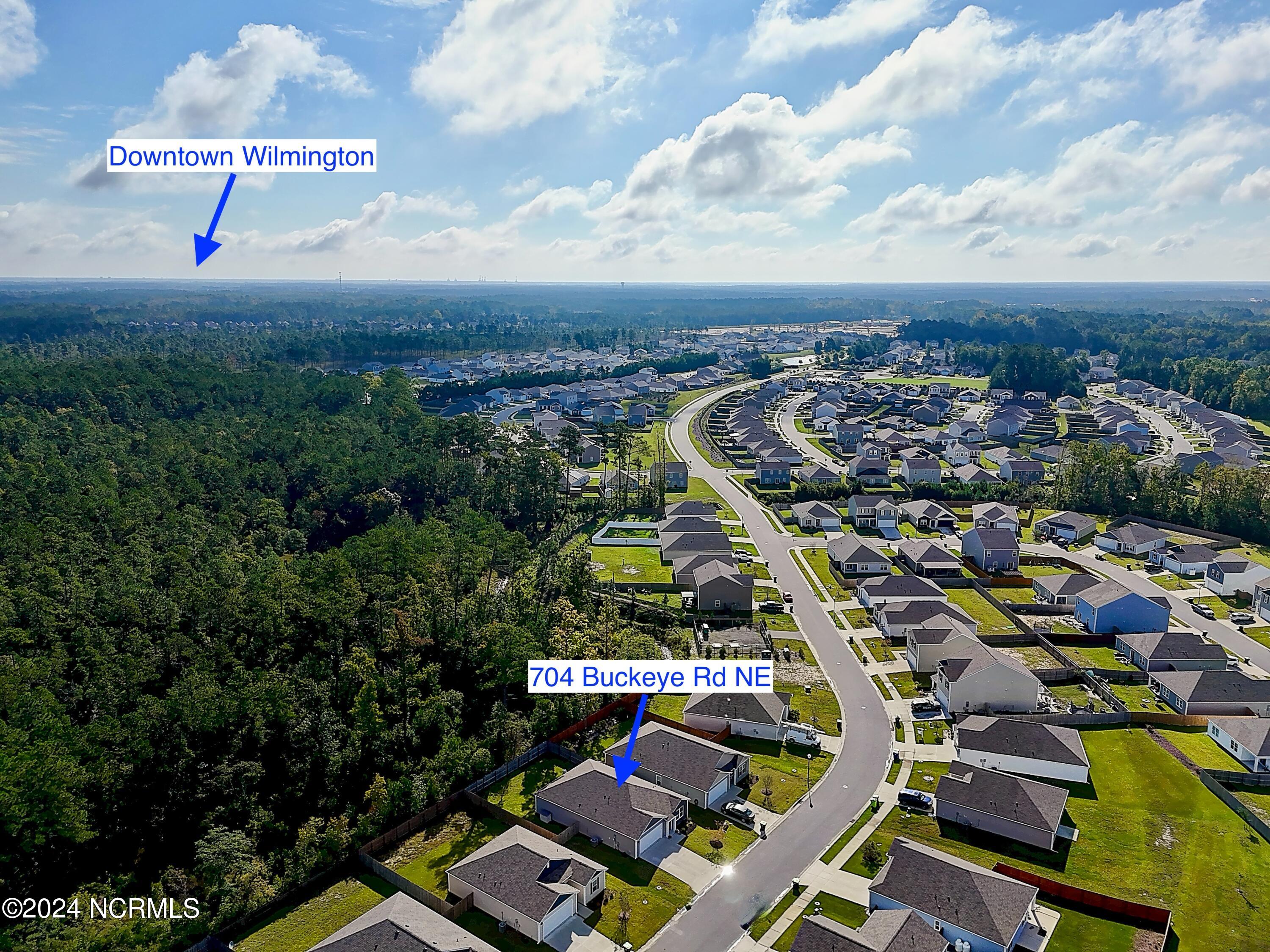 704 Buckeye Road NE