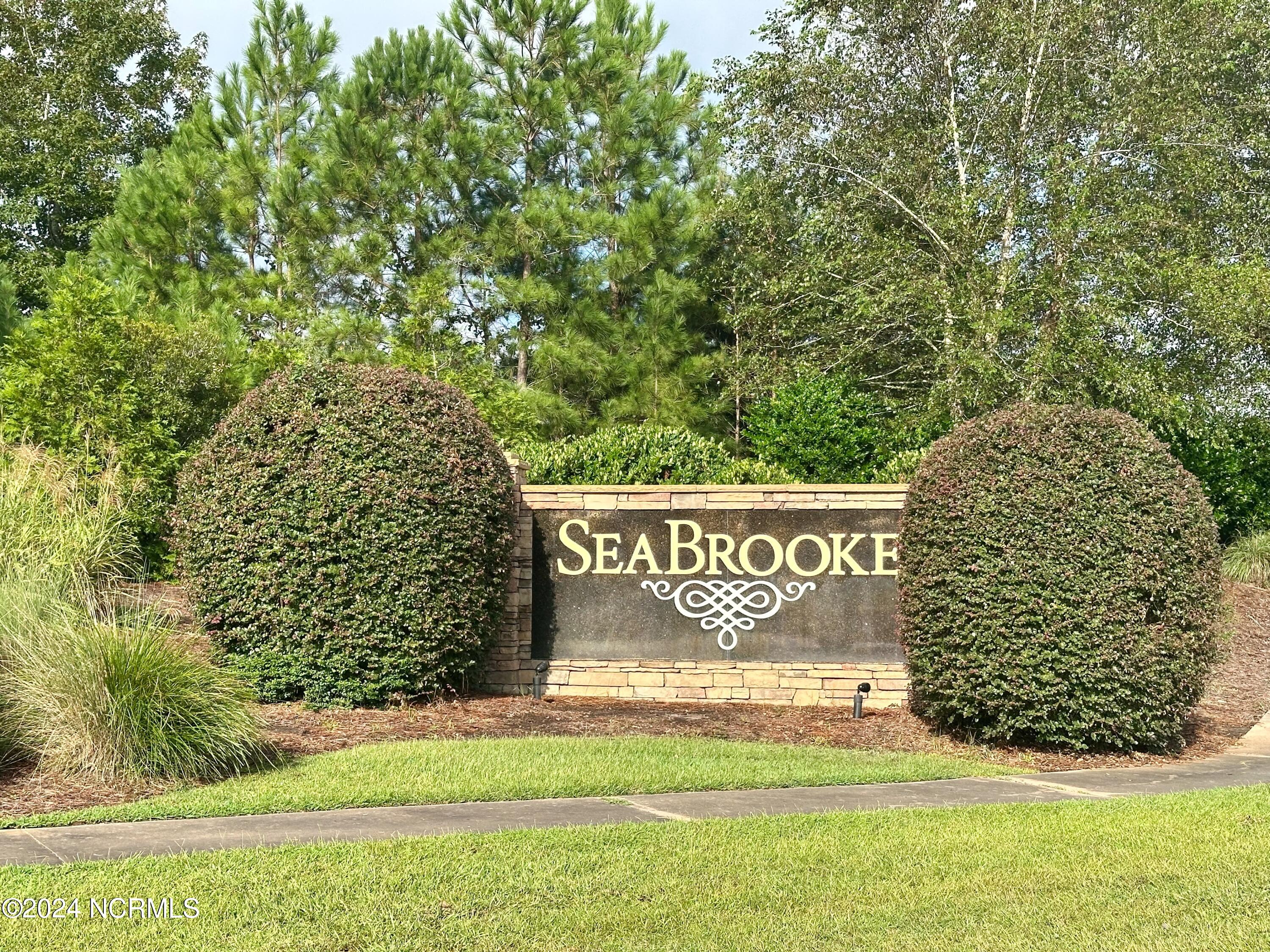 704 Buckeye Road NE