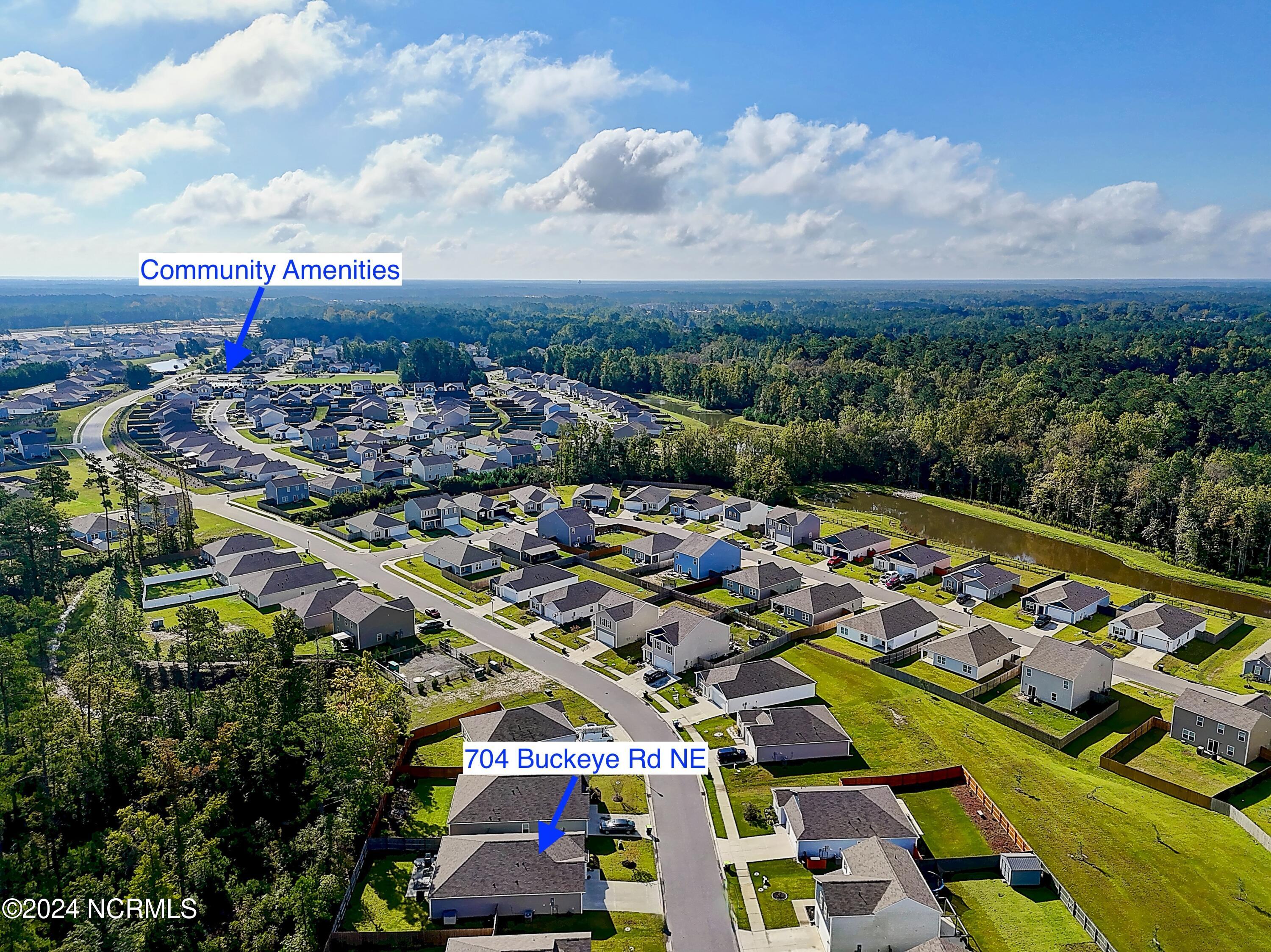 704 Buckeye Road NE