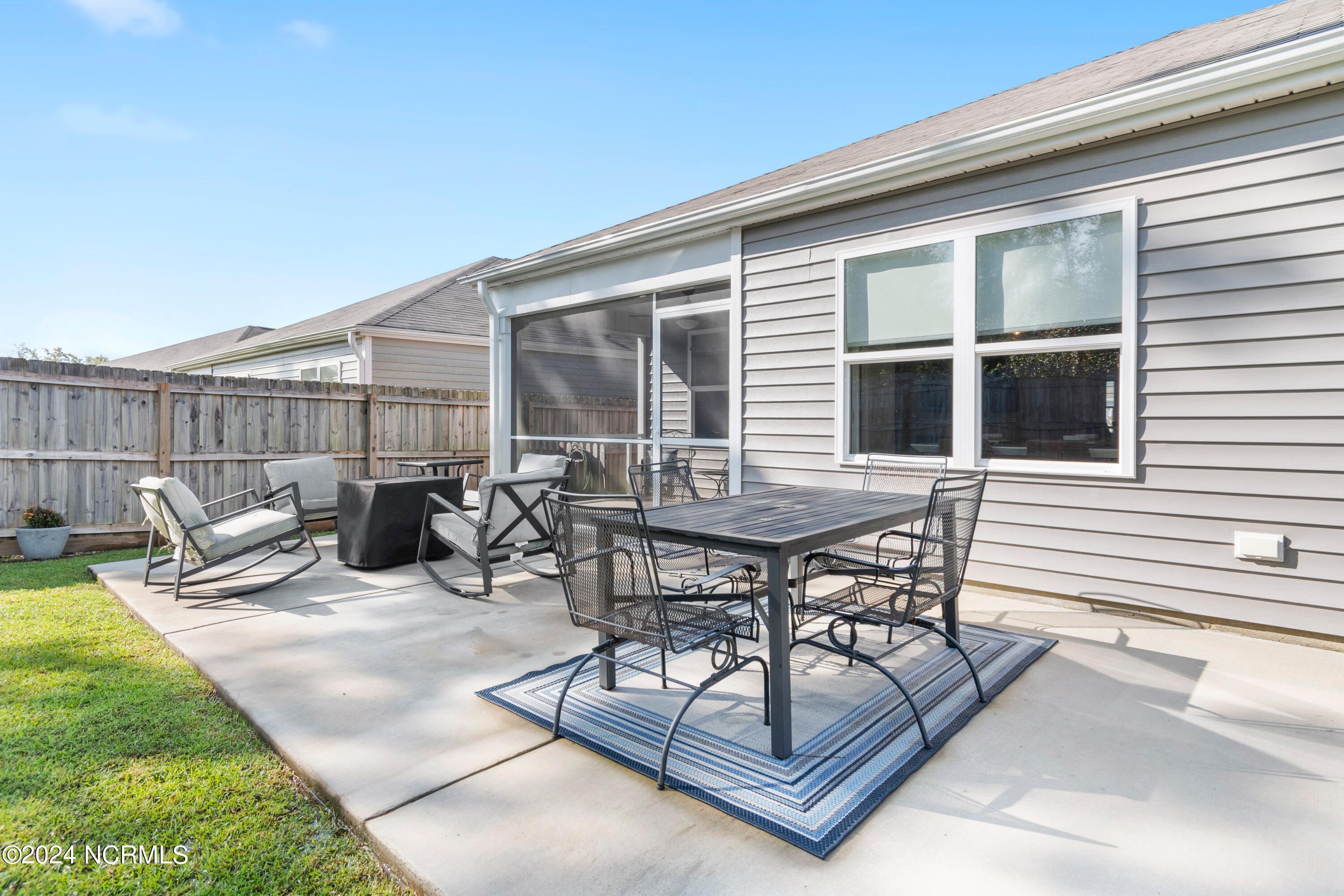 704 Buckeye Road NE