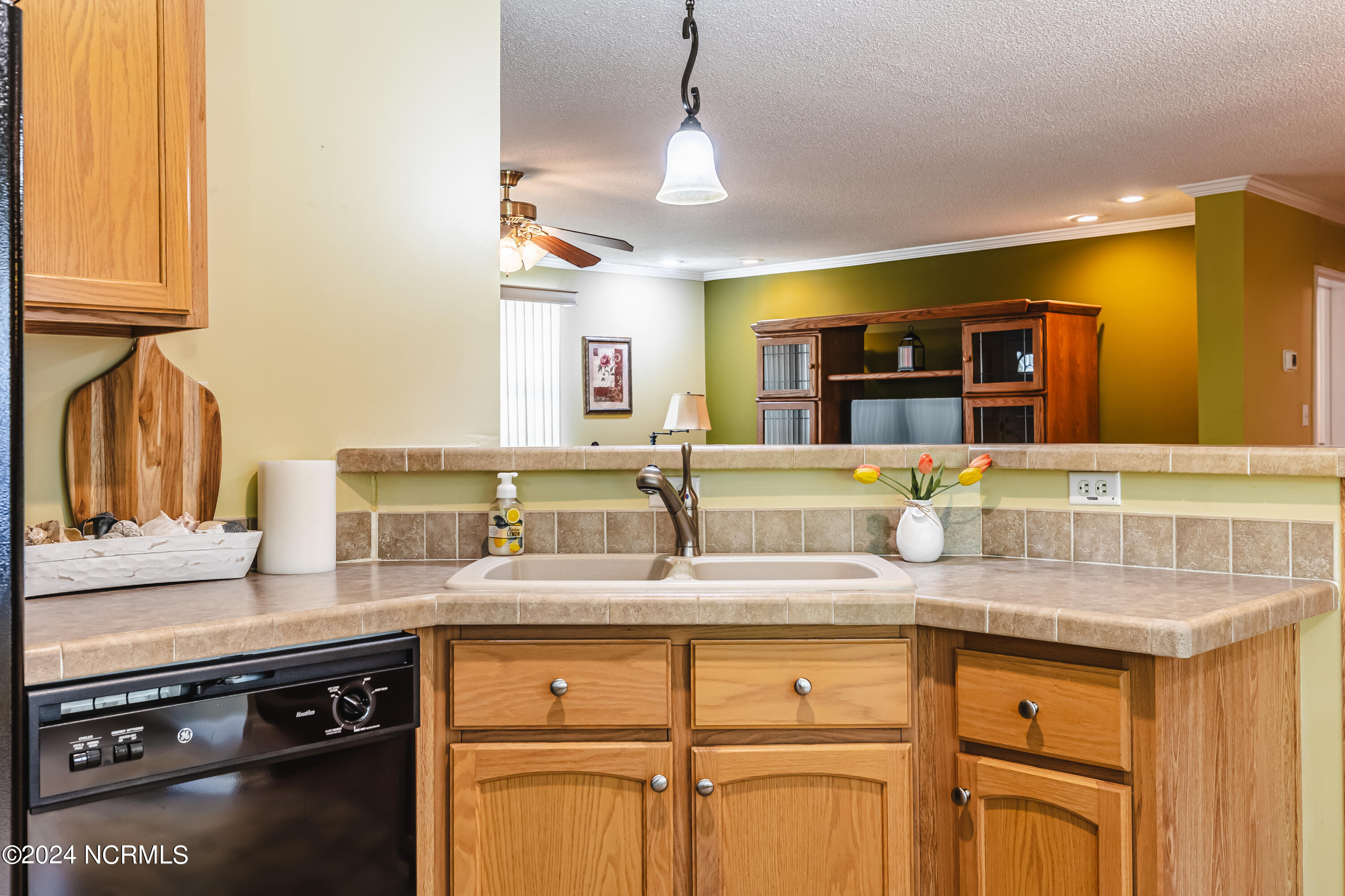 465 Maplewood Drive NW