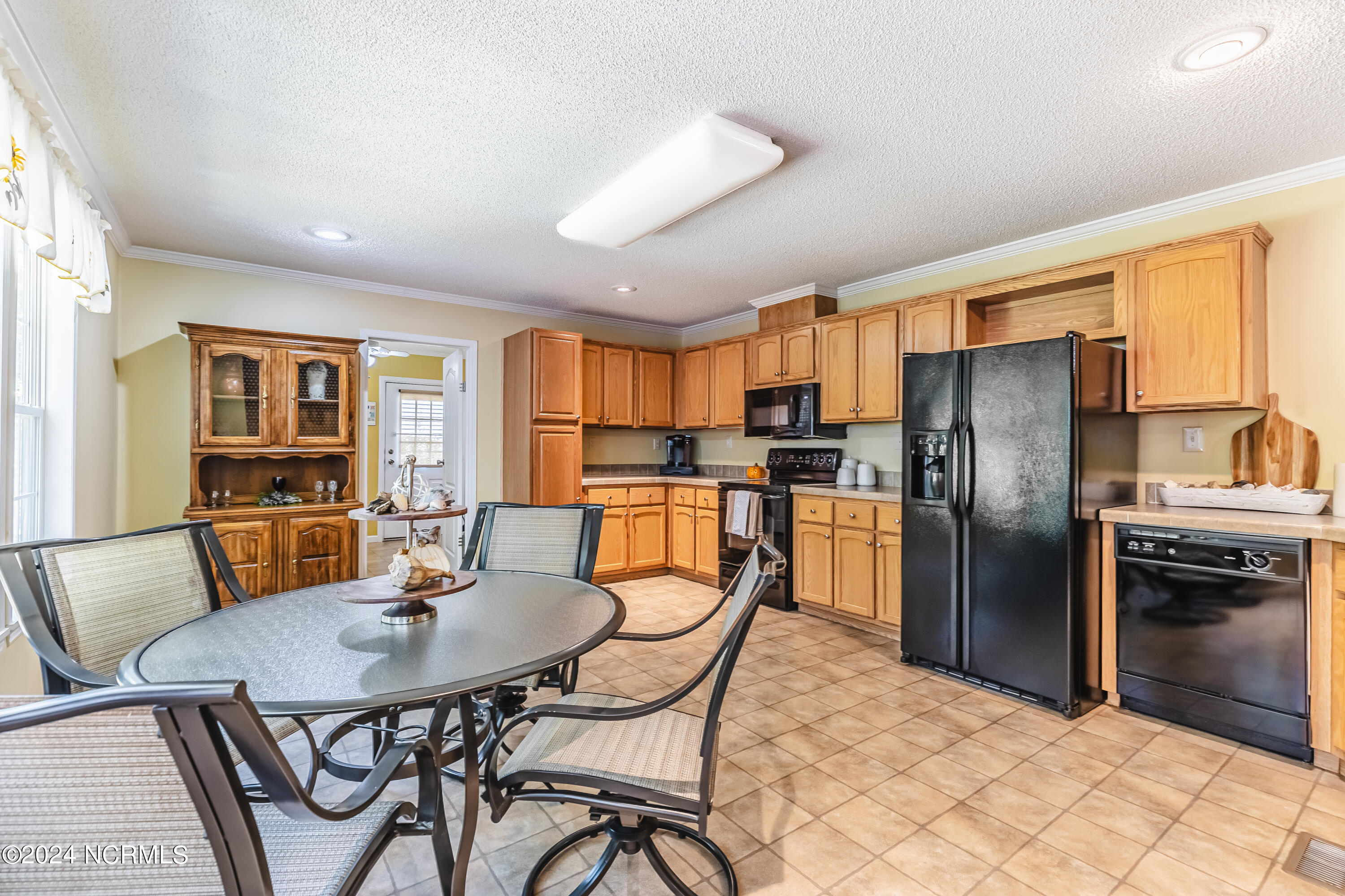 465 Maplewood Drive NW
