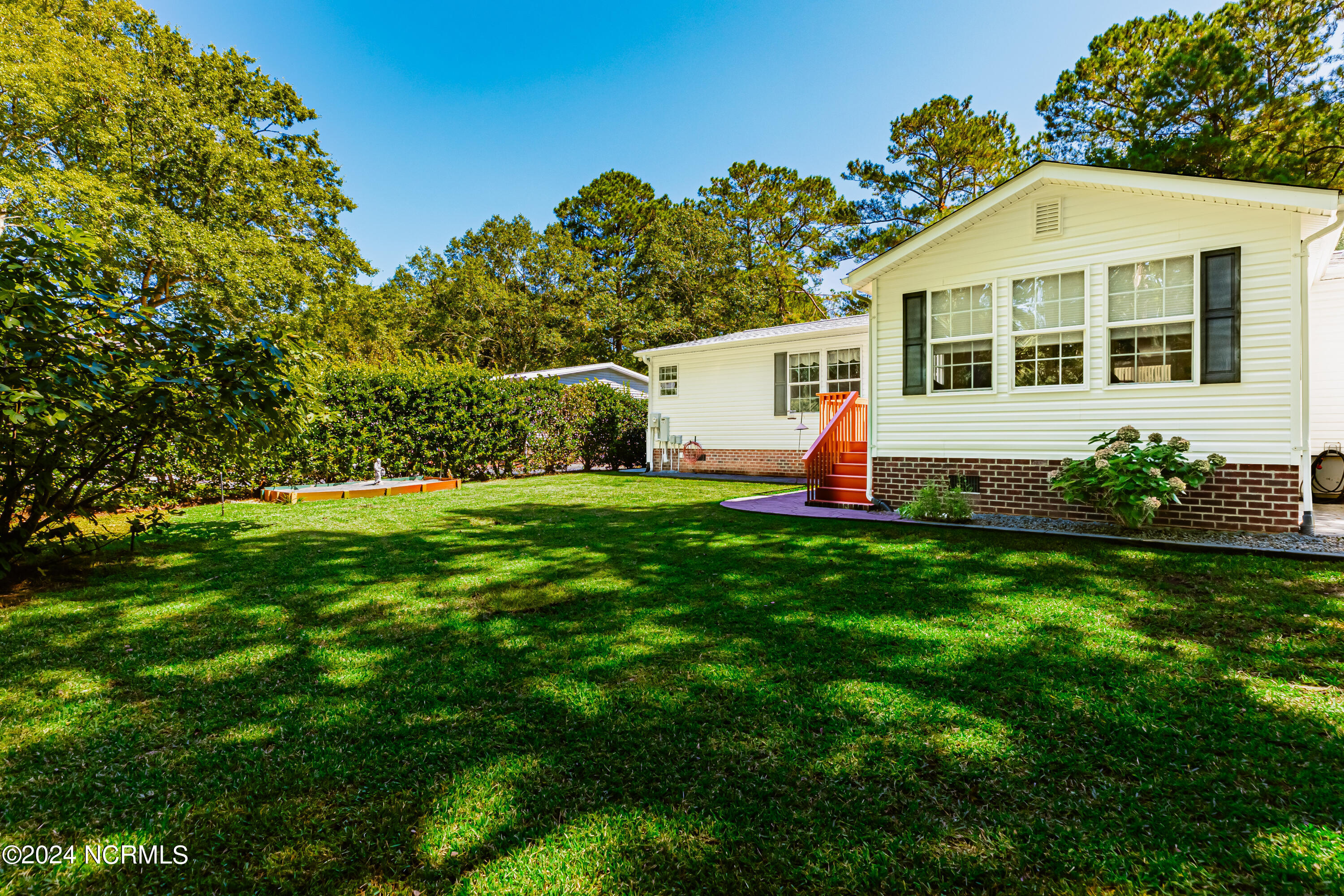 465 Maplewood Drive NW