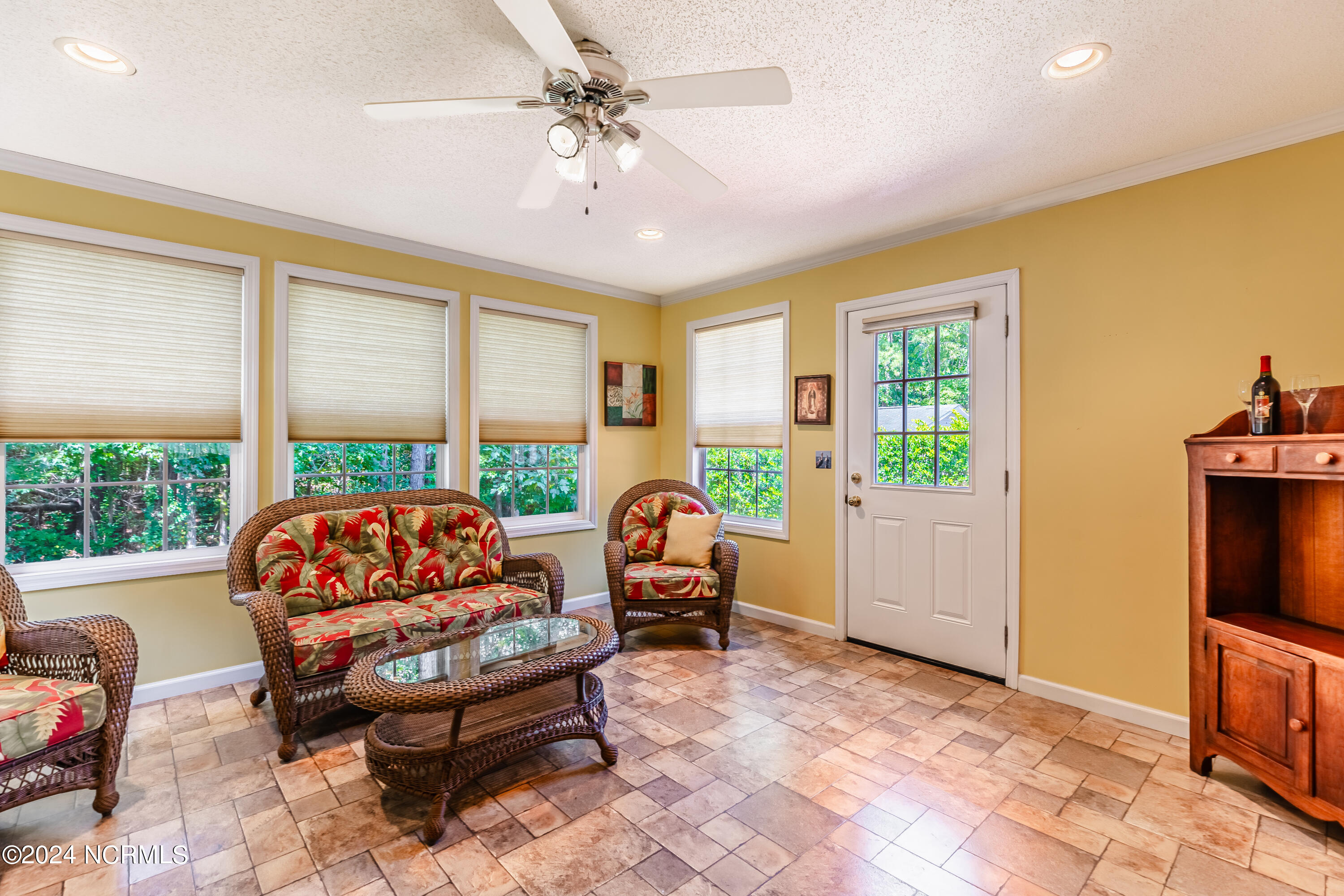 465 Maplewood Drive NW