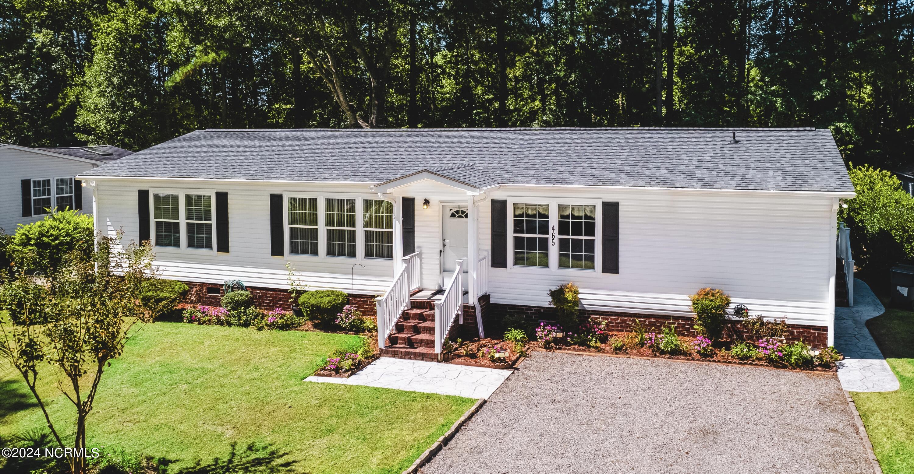 465 Maplewood Drive NW