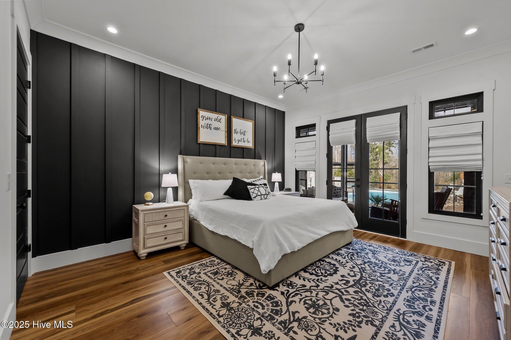 126 W Colonnade Drive
