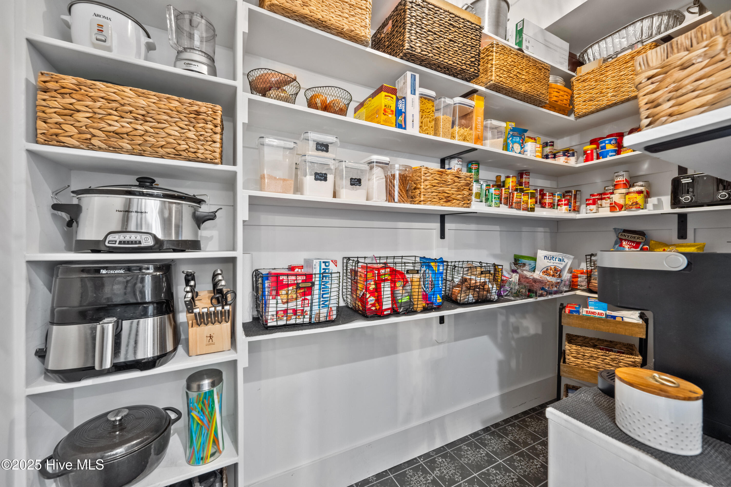 126 W Colonnade Drive