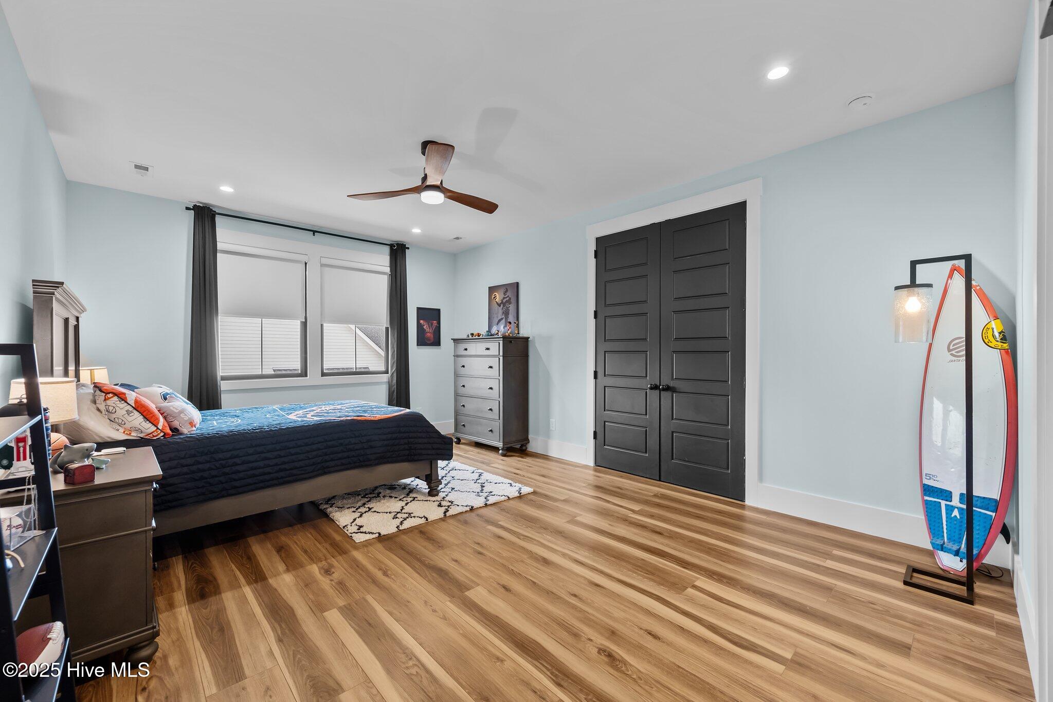 126 W Colonnade Drive