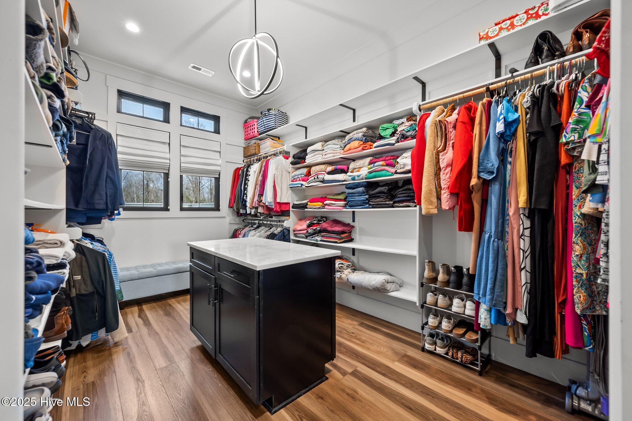 126 W Colonnade Drive