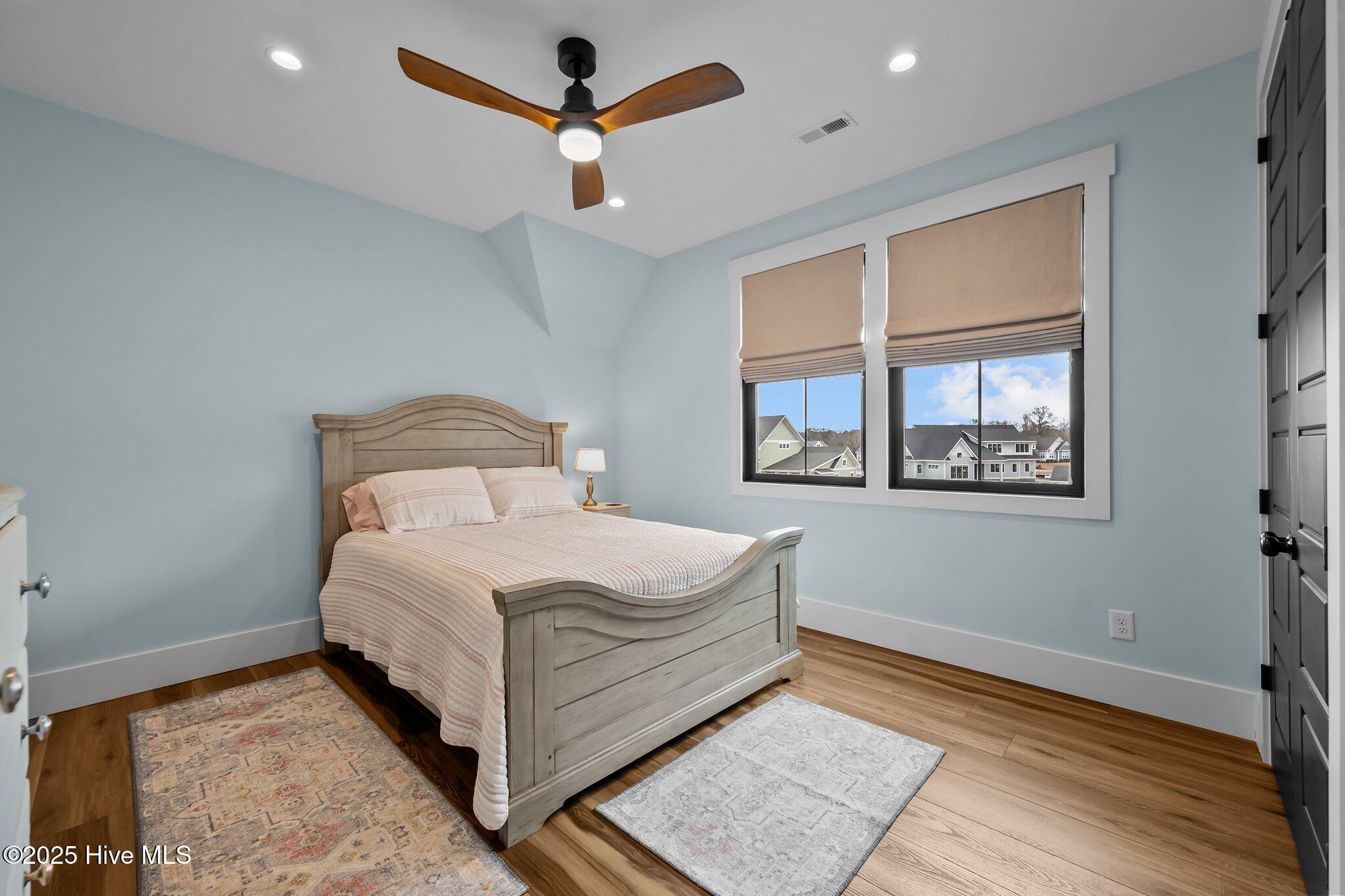 126 W Colonnade Drive