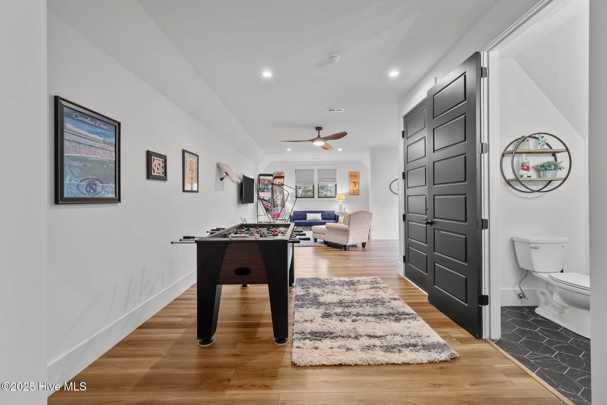126 W Colonnade Drive
