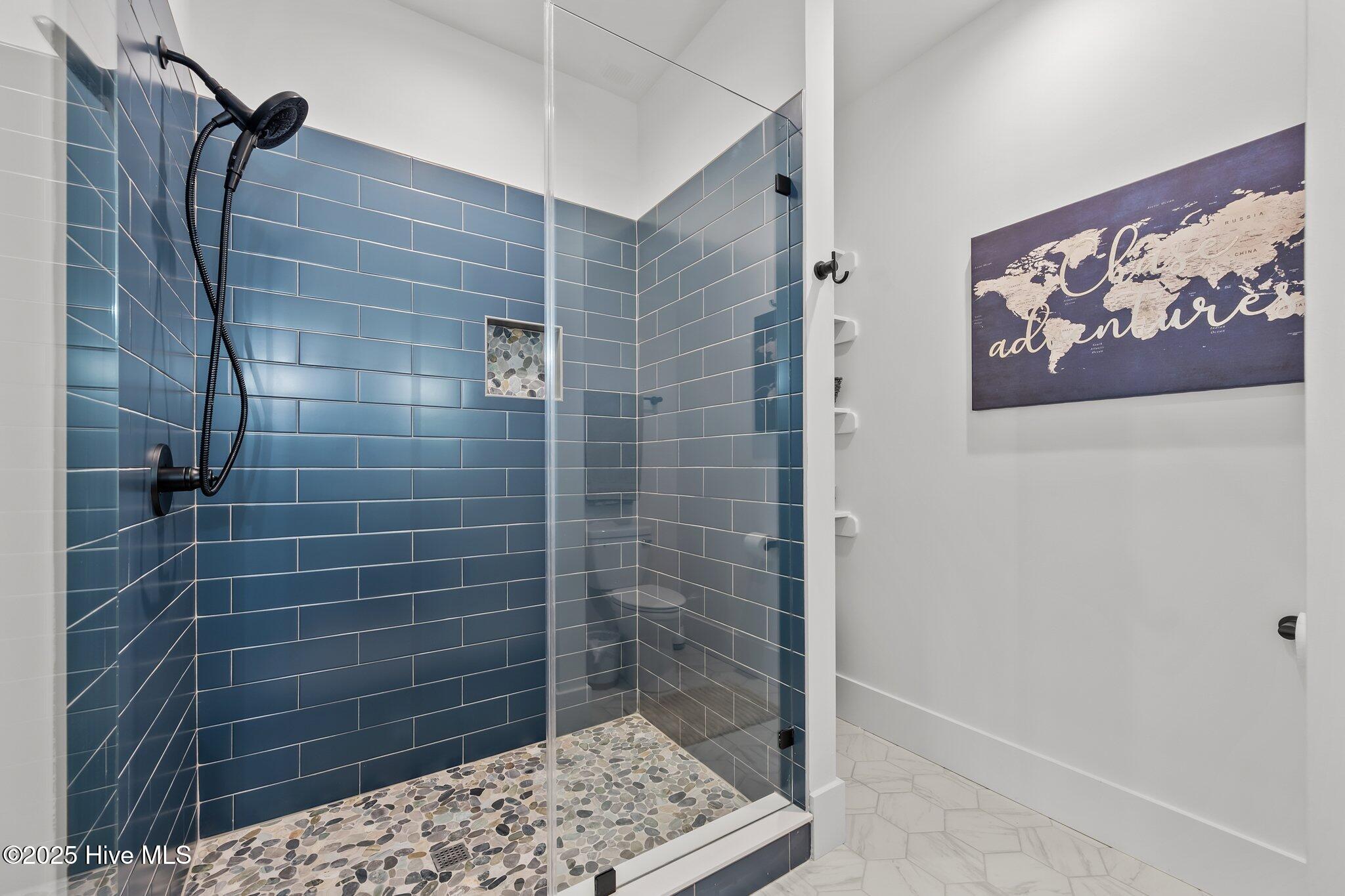 126 W Colonnade Drive