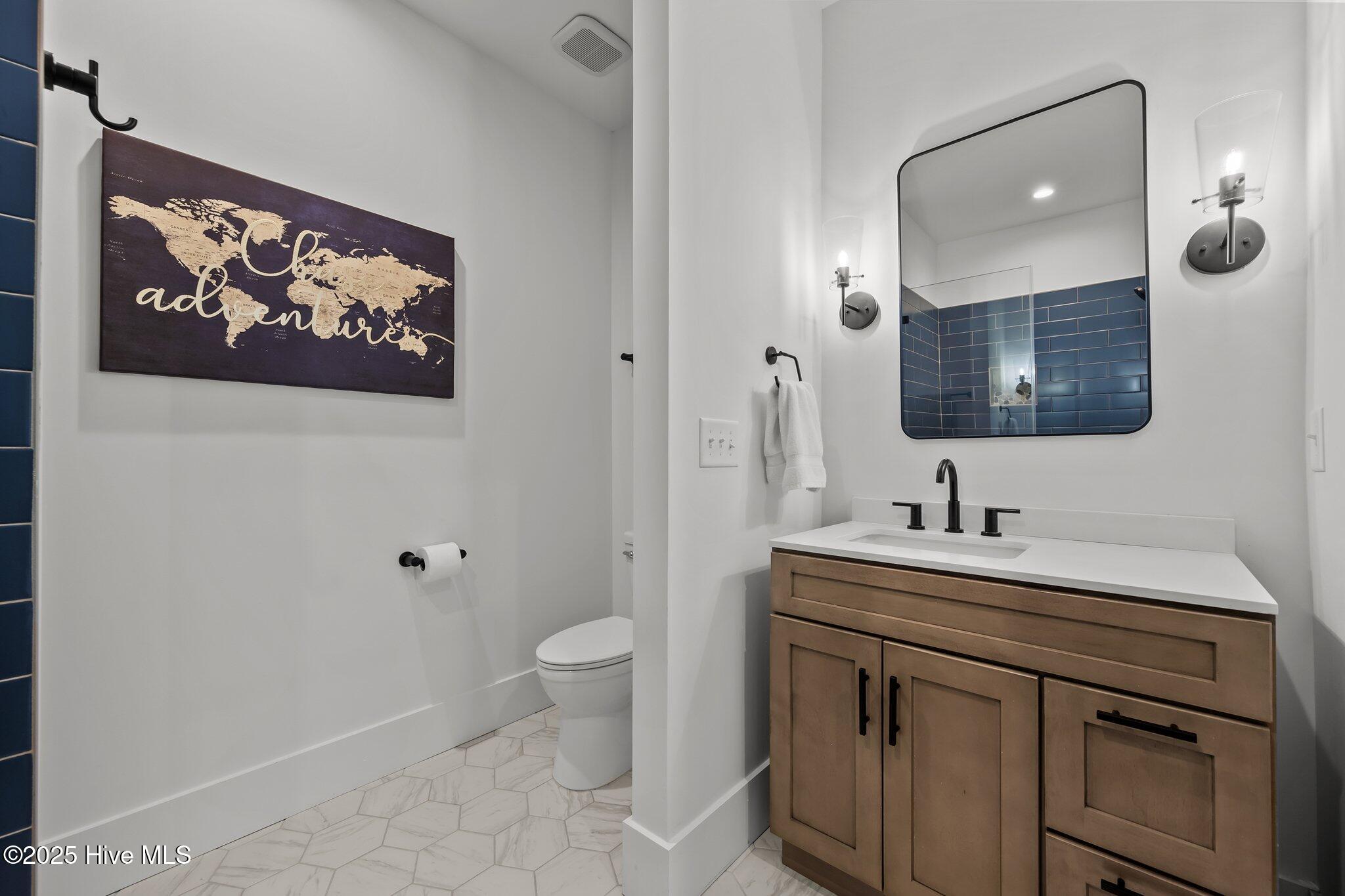 126 W Colonnade Drive