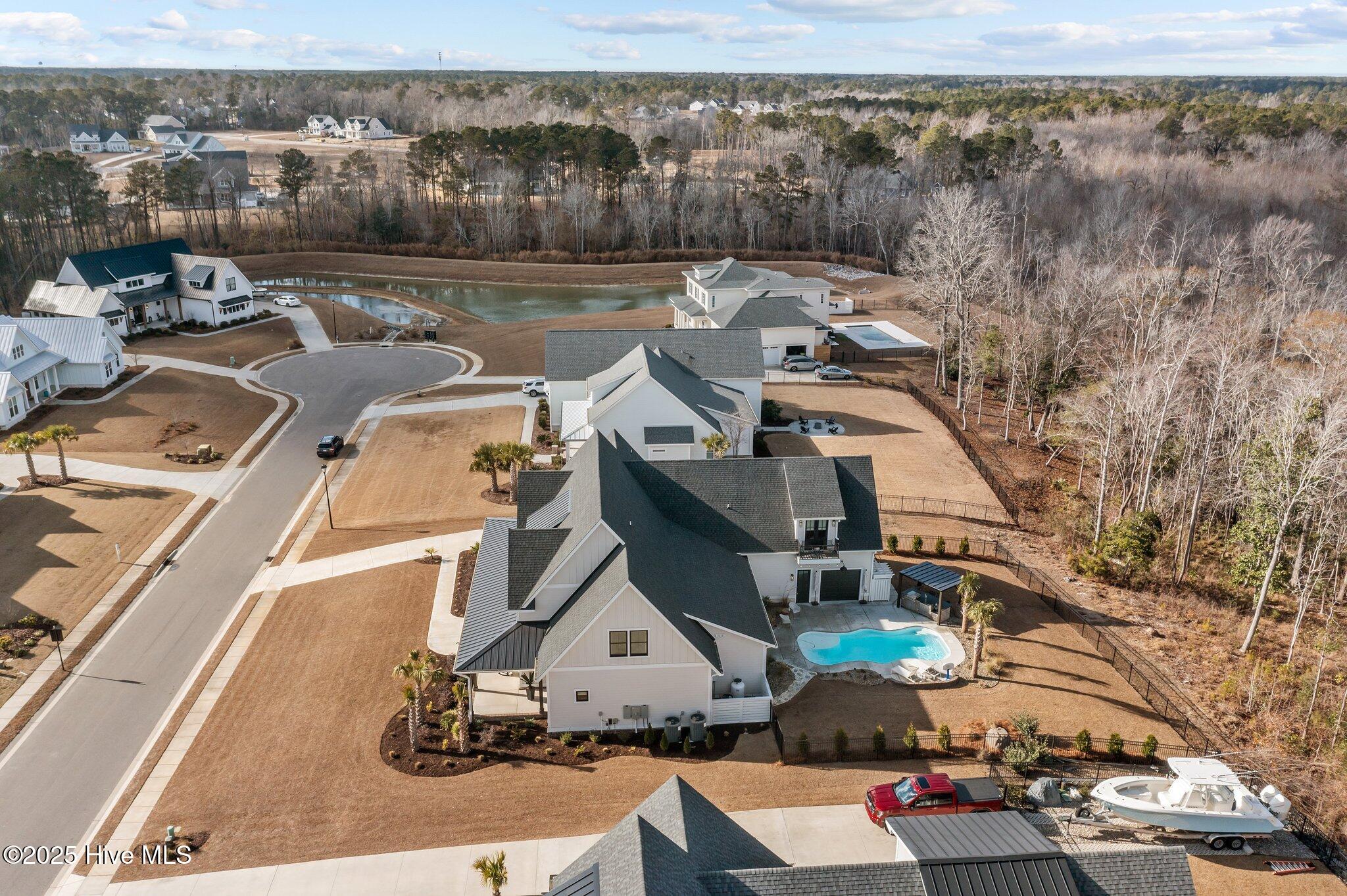 126 W Colonnade Drive