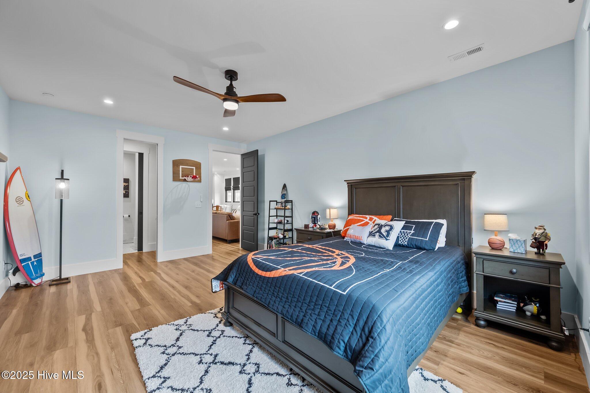 126 W Colonnade Drive