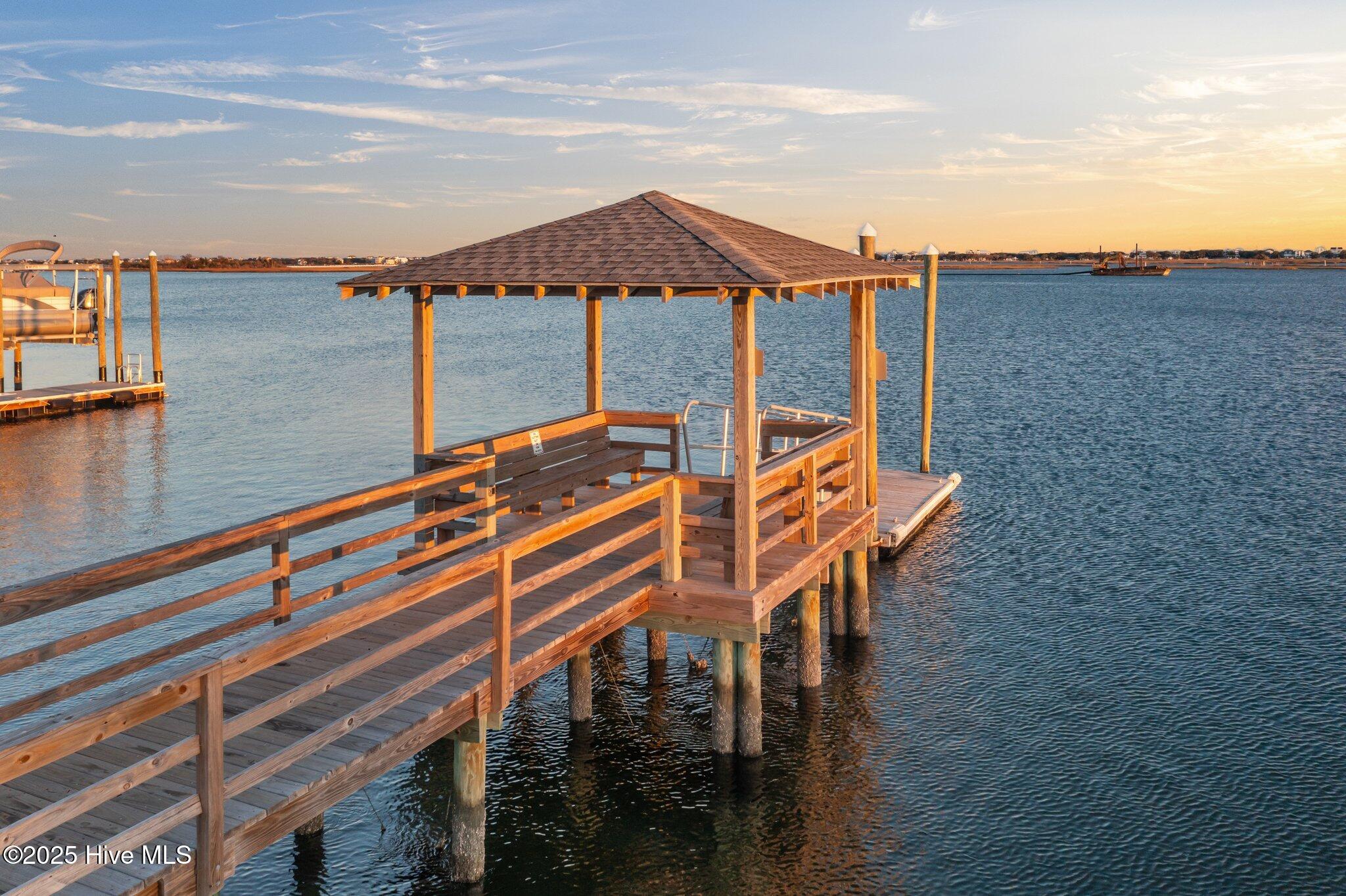 126 W Colonnade Drive