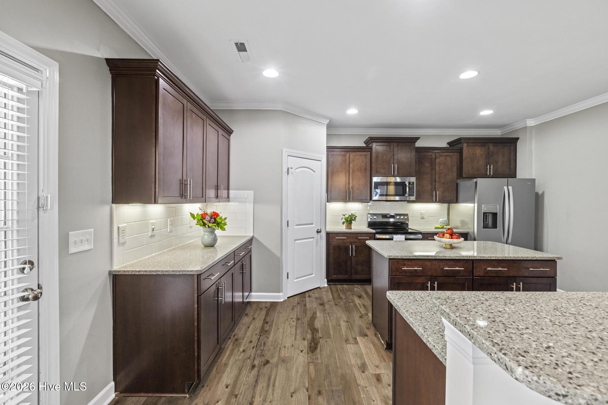 468 Island End Court