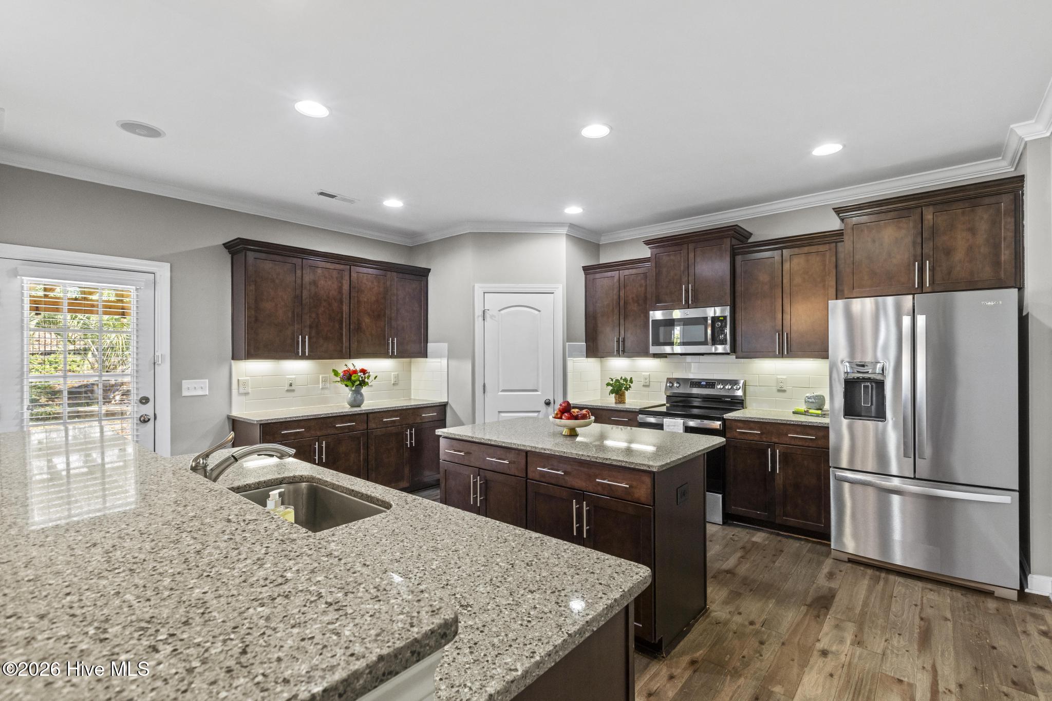 468 Island End Court