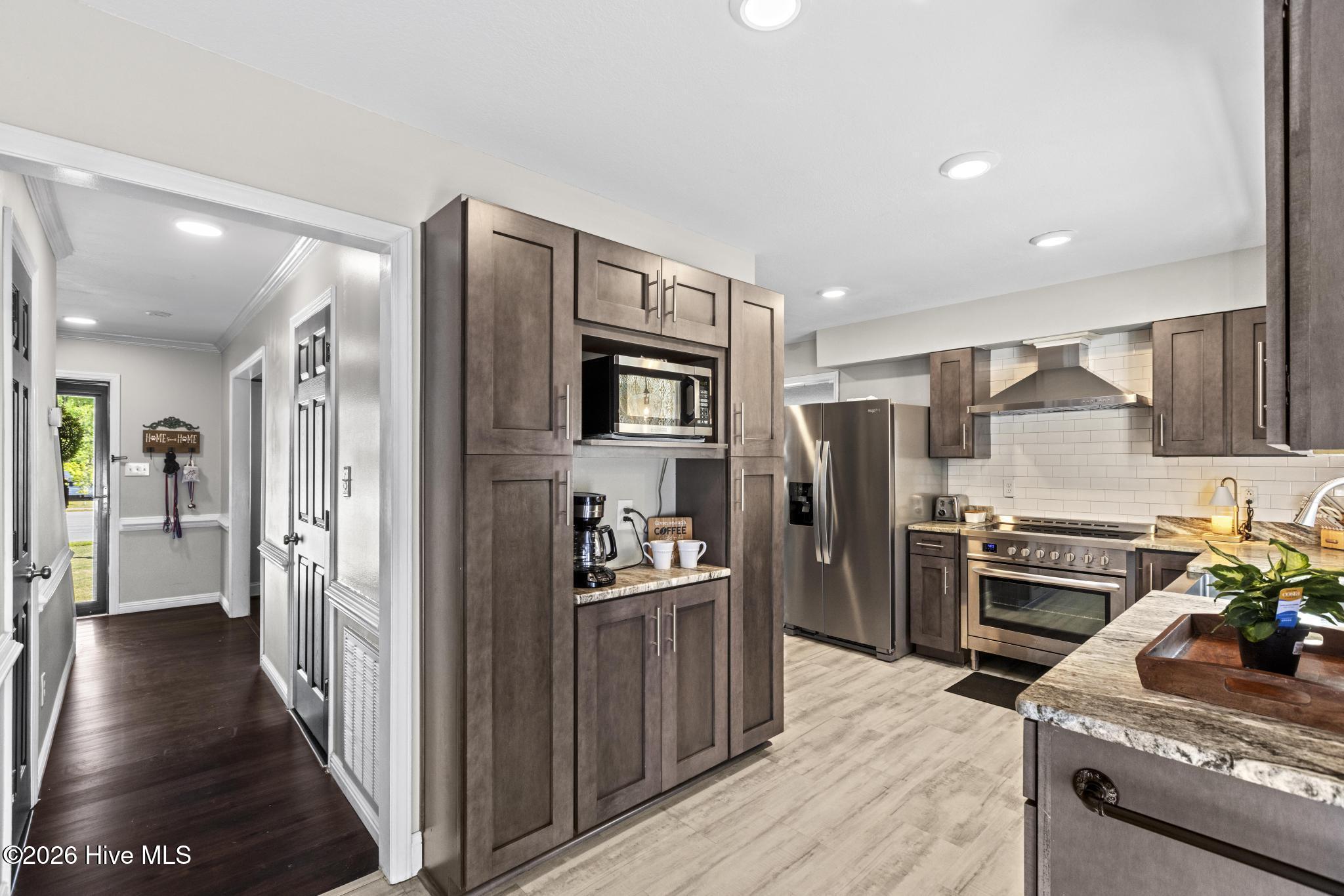 2724 Northwoods Drive