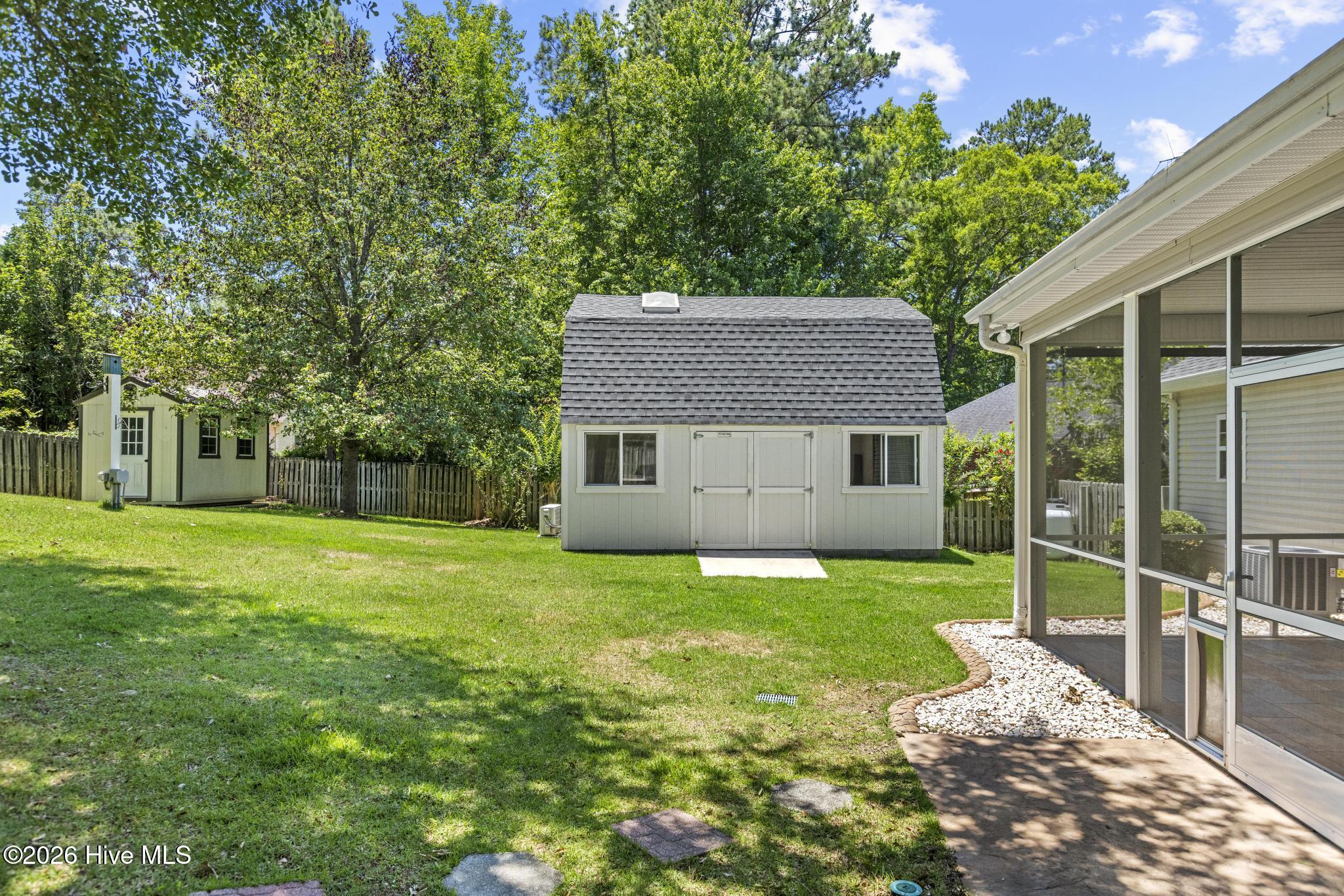 909 Woodridge Court SE