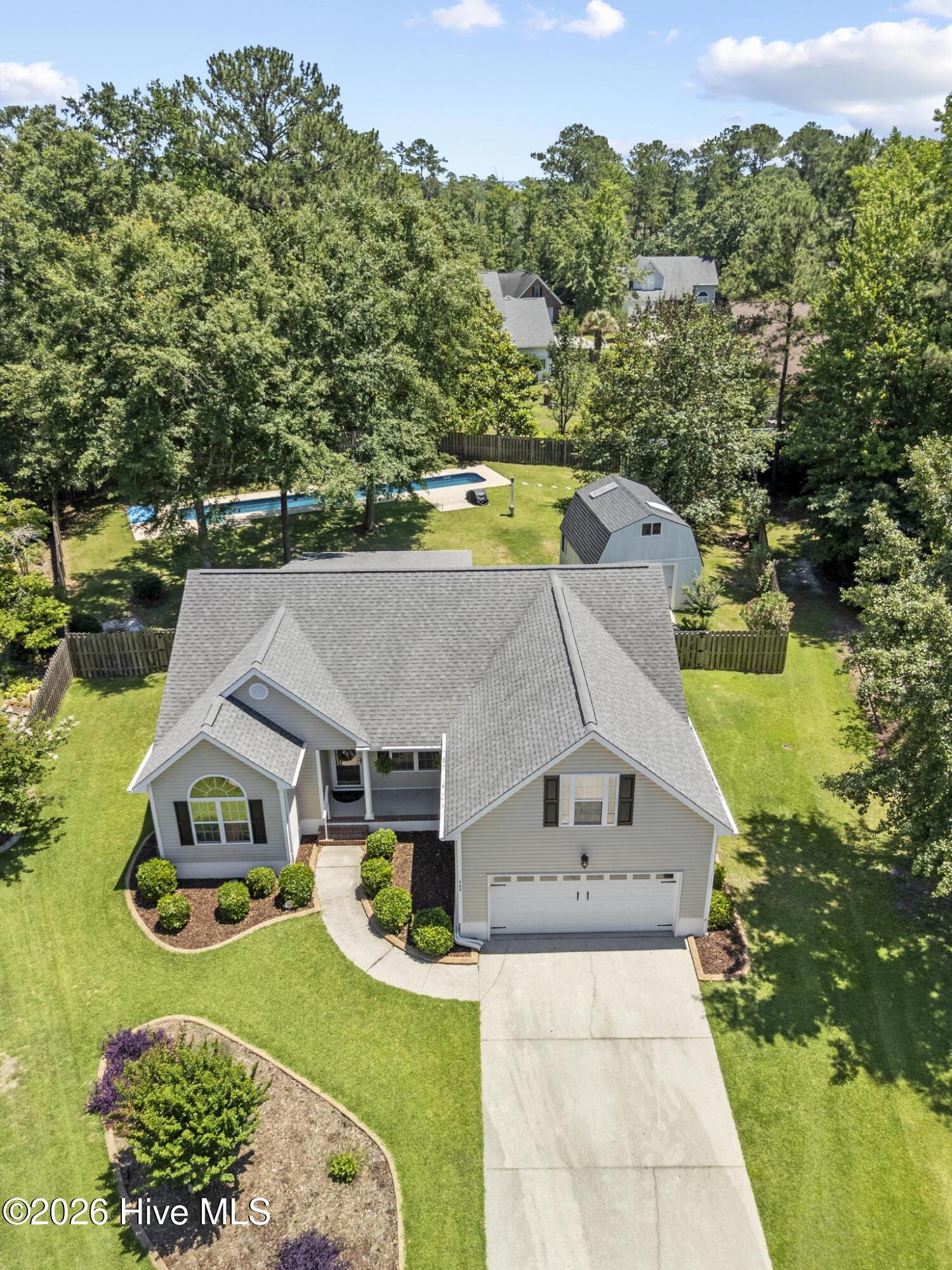 909 Woodridge Court SE