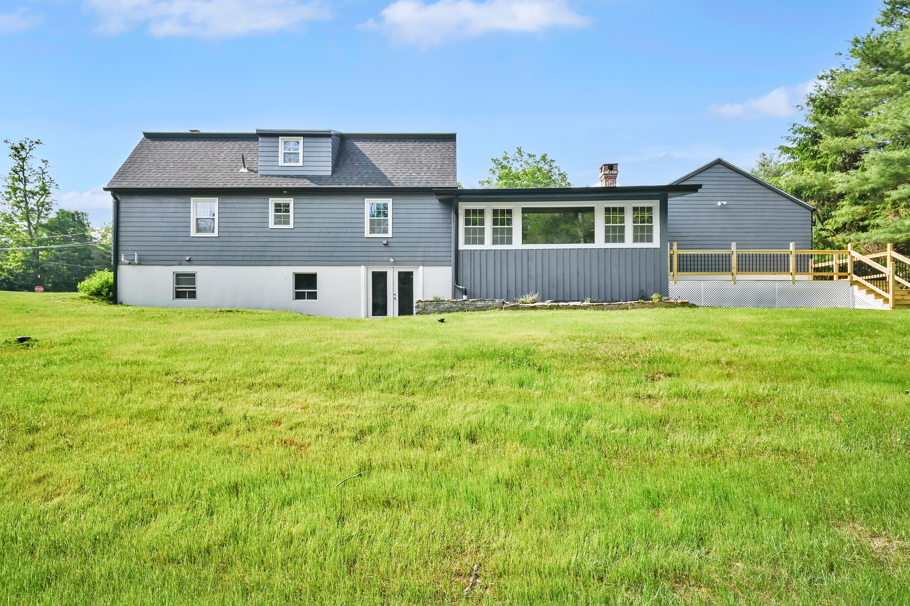 9 Earl Drive