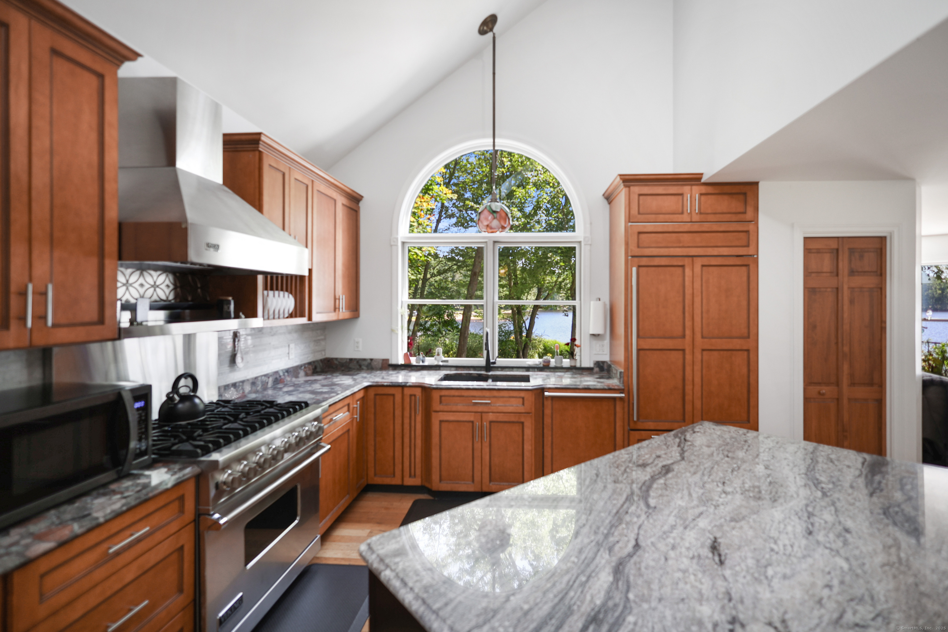 28 Lake View Drive