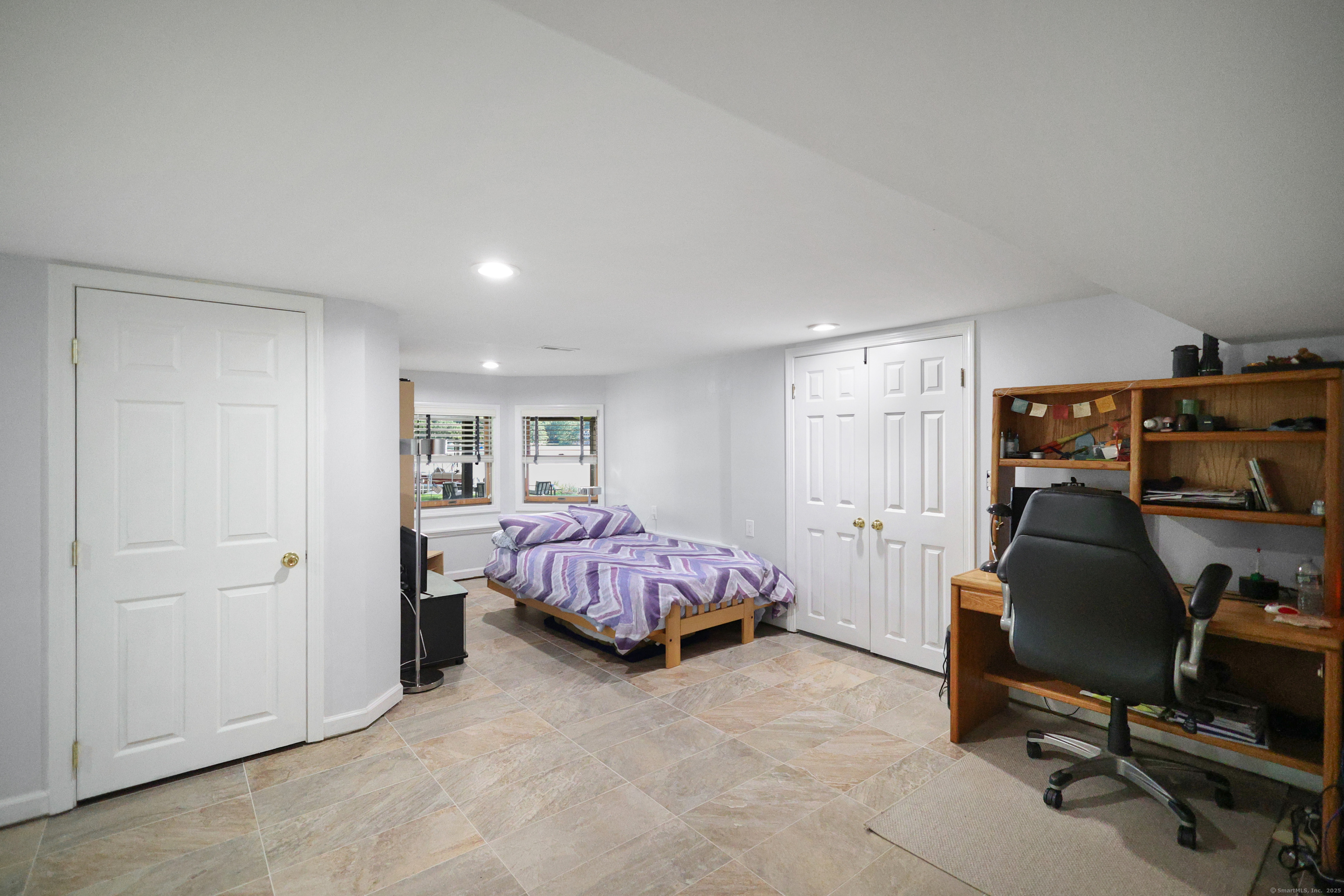 28 Lake View Drive